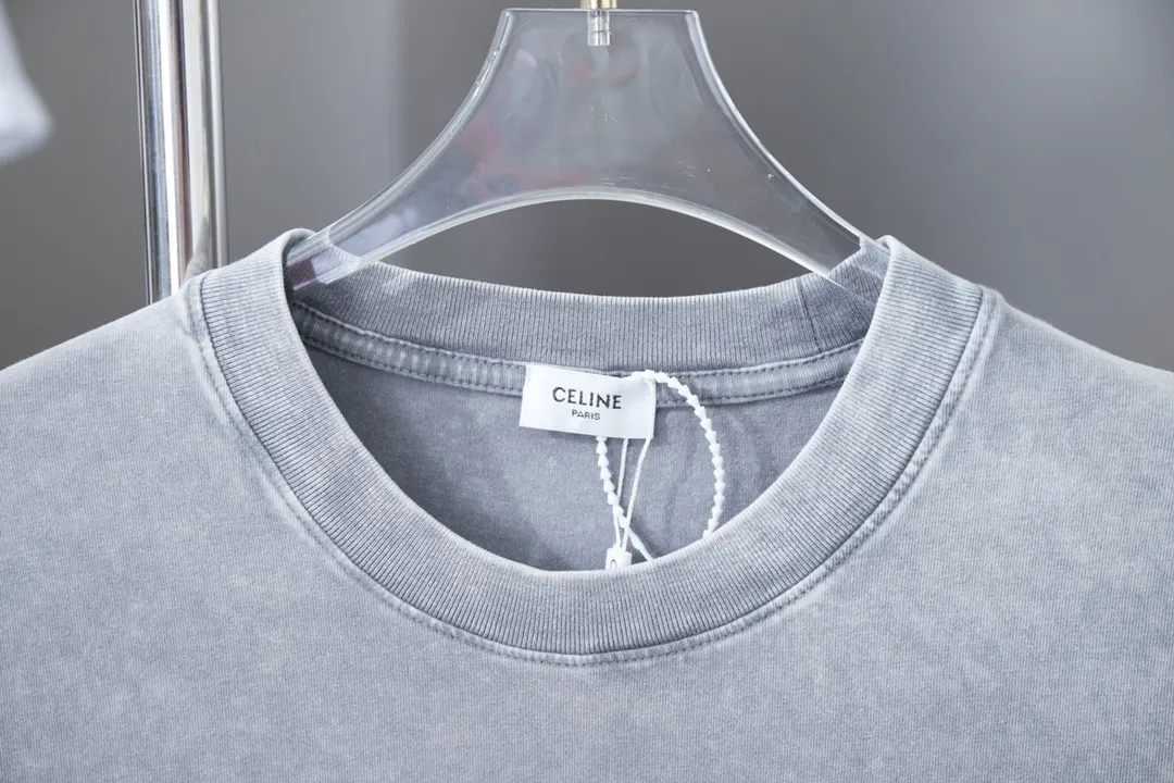 🅿️210 CELIN* 25SS early spring new style, appliqué letter printed short sleeves, light luxury, essential item for daily commuting for men and women, correct version, welcome to compare, detailed features · 280g 100% pure cotton double yarn jersey fabric · Custom dyed in the same cylinder, special thickened 32 pieces double-strand 1X1 thread · Laser towel patch design ➕ thick version of waji letter design. Ready-to-wear dyeing Then do the faded fried snowflake process, then wash with water to make it look old. General washing to improve the effect · Double-needle stitching across seams · Original main mark, washed tag, branded moisture-proof paper packaging Color: black/grey/green Size: S/M/L/XL