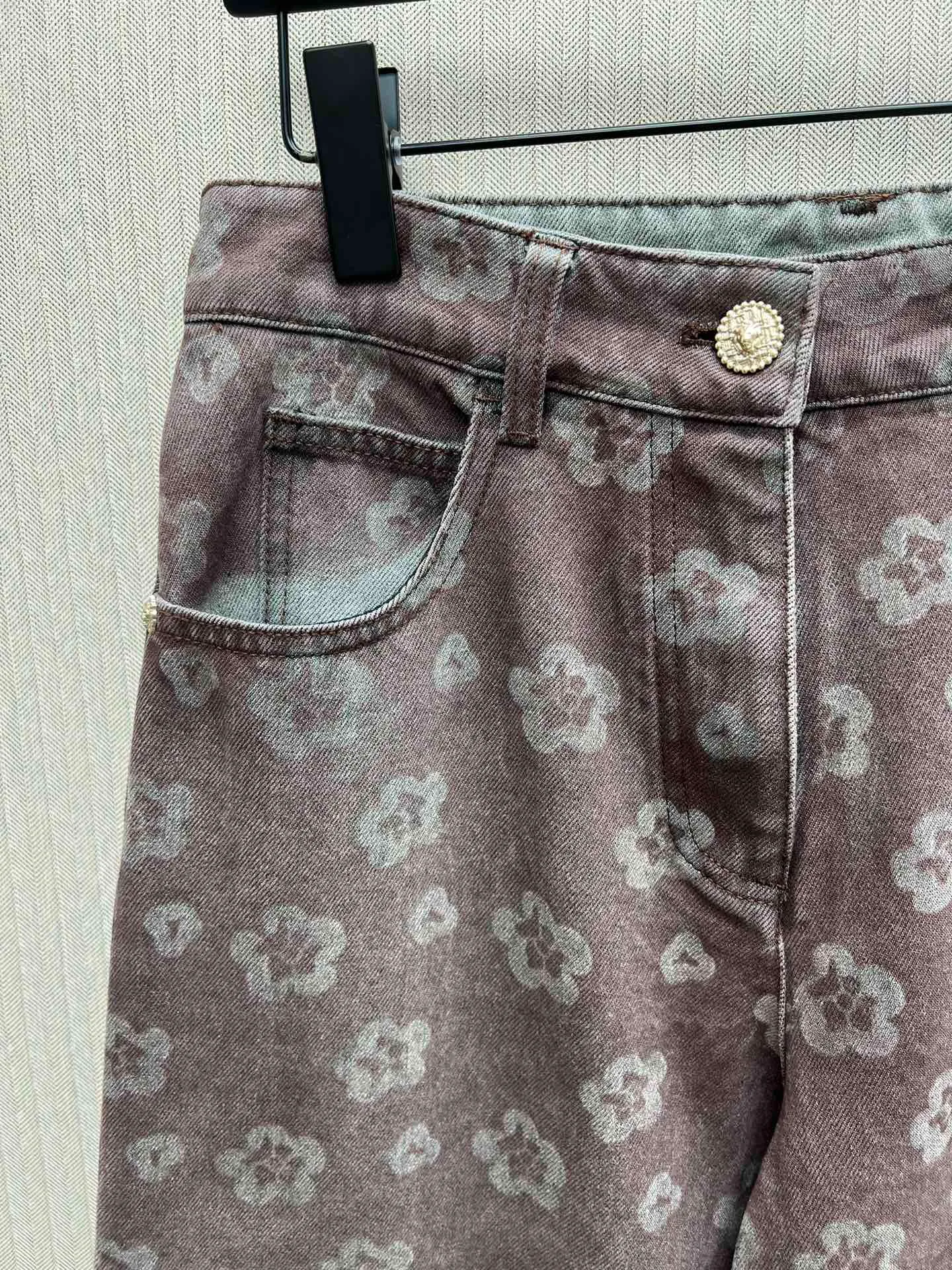 🅿️560 Chanel 25ss new retro straight jeans with floral print, women’s style, high version, code number: 36.38.40.