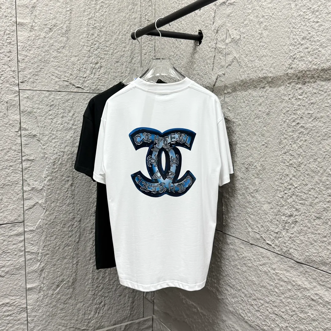 🅿️180 CHANE*Chanel*er 2025 spring and summer new style Classic letter printing Personalized printing on the back Customized double yarn plain cotton fabric Short-sleeved T-shirt Same style for men and women Size: S (90-130 catties) M (120-150 catties) L (140-165 catties) XL (160-180 catties) XXL (180-210 pounds) Color: black white