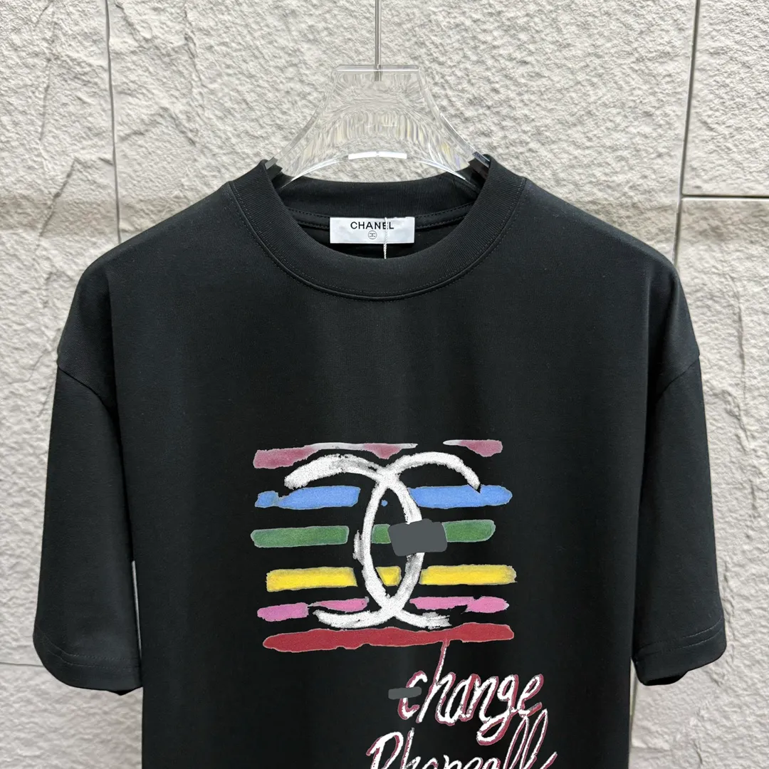 🅿️180 CHANE*Chanel*er 2025 spring and summer new style Classic rainbow letter print Customized double yarn plain cotton fabric Short-sleeved T-shirt Uniform for men and women Color: black white floral gray Size: S (90-130 pounds) M (120-150 pounds) L (140-165 pounds) XL (160-180 pounds) XXL (180-210 pounds)