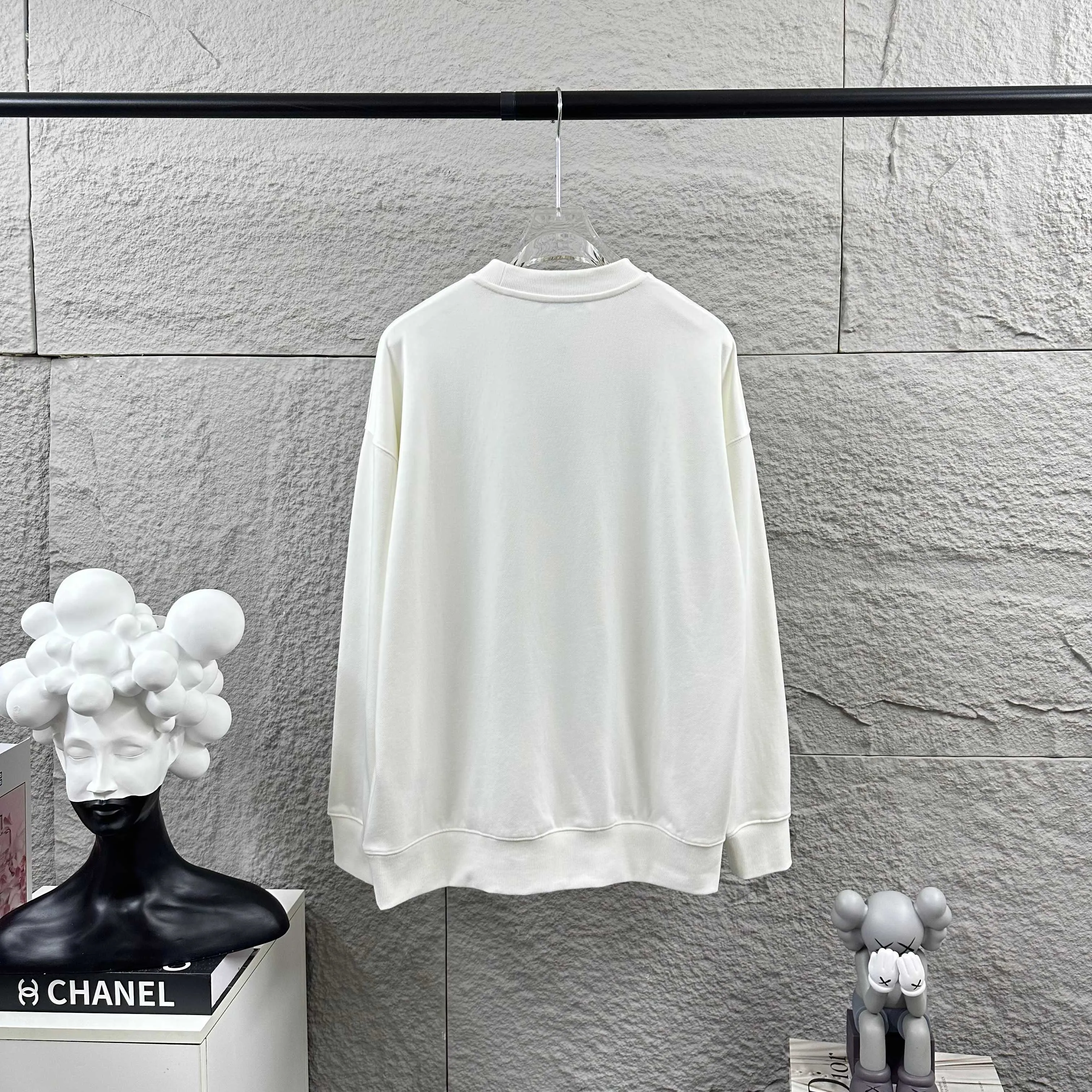 🅿️240 Chane*Chanel*er 2025 early autumn and winter new style Classic letter totem cross black and white print Customized terry fabric Long-sleeved round neck sweatshirt Uniform for men and women Size: S (90-130 pounds) M (120-150 pounds) L (140-165 pounds) XL (160-180 pounds) XXL (180-210 pounds) Color: black white