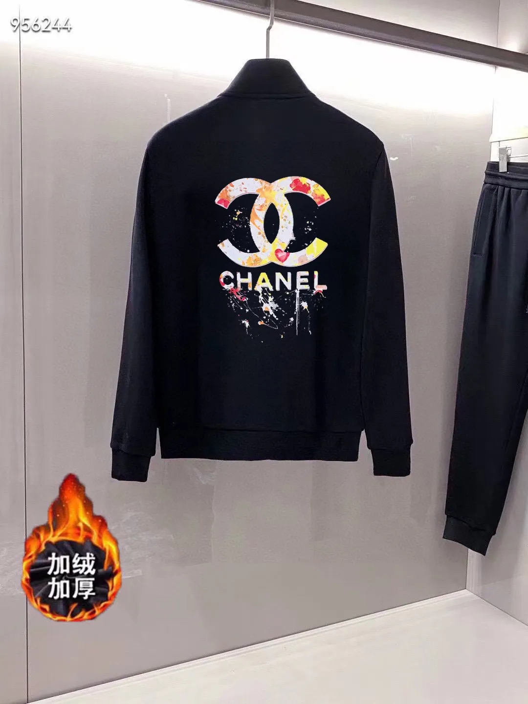 🅿️460 brand [CHANEL Chanel] (velvet and thickened) 2025 autumn and winter new products, stars’ favorite fashion-flavored casual suits, clean and neat tailoring, full of urban style. Made of high-quality custom-made fabrics, the inner warmth is excellent, the hand feels soft and dry, and the upper body effect is crisp and stylish. The three-dimensional cutting process and the pattern are all of high standards, and the silhouette version has the right benefits! It is not tight at all, and you feel good when you put it on. So many top-quality raw materials create high-end products with unparalleled value. It is the first choice for high-end fashion people. (Size: M-4XL can wear up to 200 pounds)