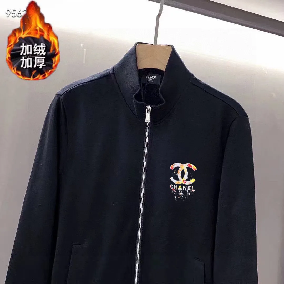 🅿️460 brand [CHANEL Chanel] (velvet and thickened) 2025 autumn and winter new products, stars’ favorite fashion-flavored casual suits, clean and neat tailoring, full of urban style. Made of high-quality custom-made fabrics, the inner warmth is excellent, the hand feels soft and dry, and the upper body effect is crisp and stylish. The three-dimensional cutting process and the pattern are all of high standards, and the silhouette version has the right benefits! It is not tight at all, and you feel good when you put it on. So many top-quality raw materials create high-end products with unparalleled value. It is the first choice for high-end fashion people. (Size: M-4XL can wear up to 200 pounds)