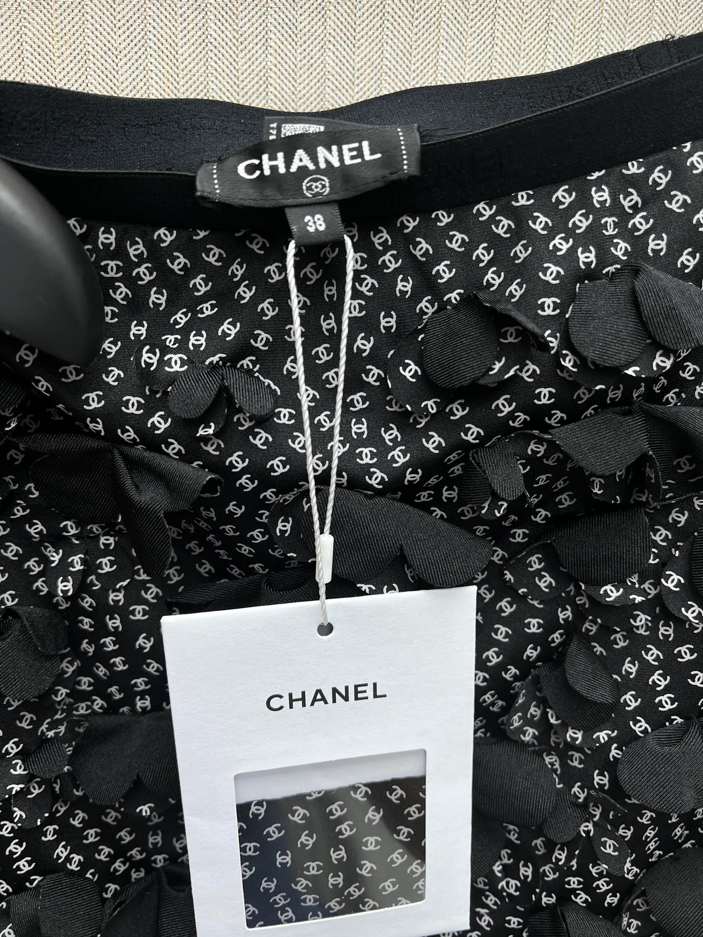 Chanel 25ss new Coco Beach beach series printed stretch mesh shirt suit for women, black, size: S.M.L.