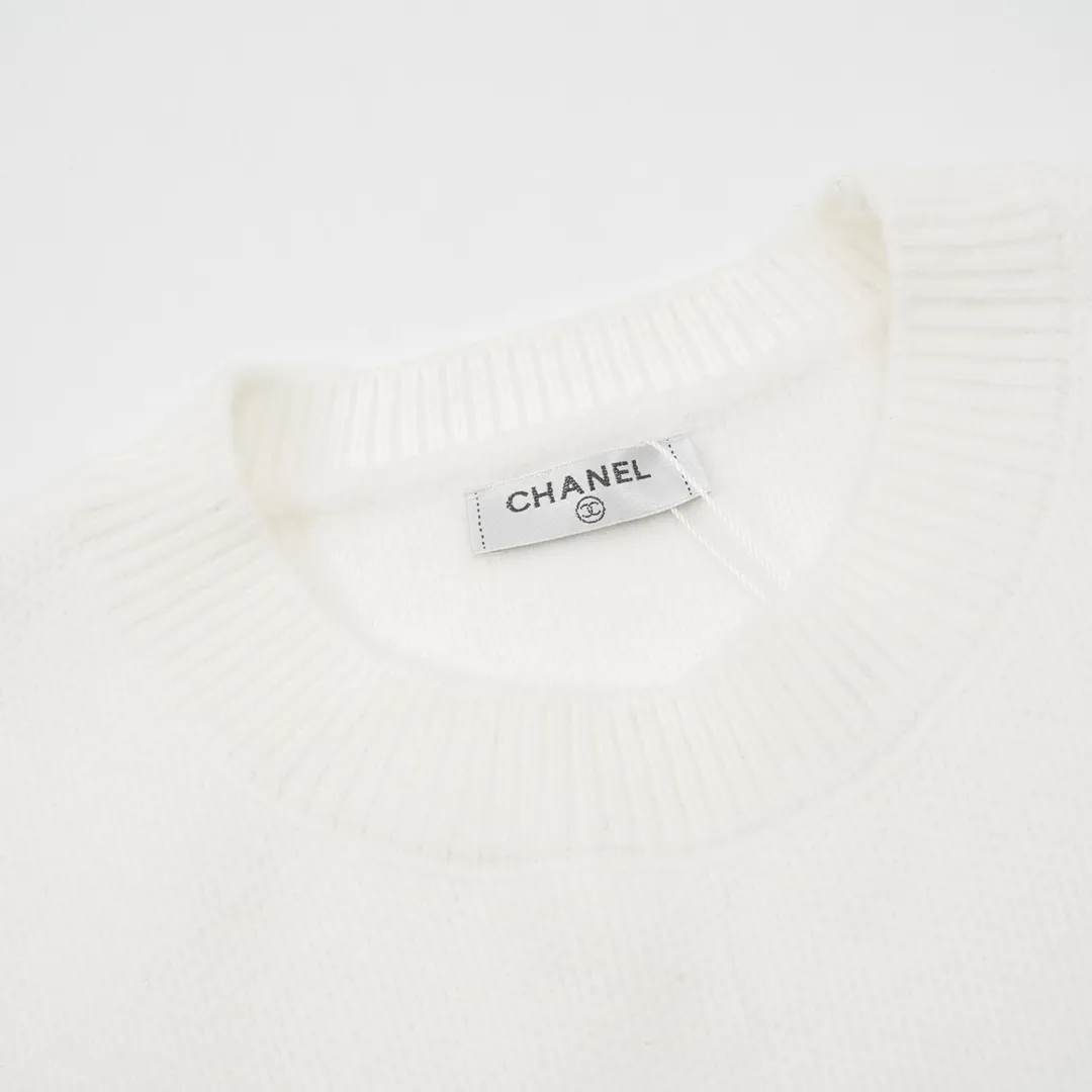 🅿️580 CHANEL Chanel 24ss heavy weaving twist classic large logo jacquard knitted sweater top original version Color: black white Size: S-L