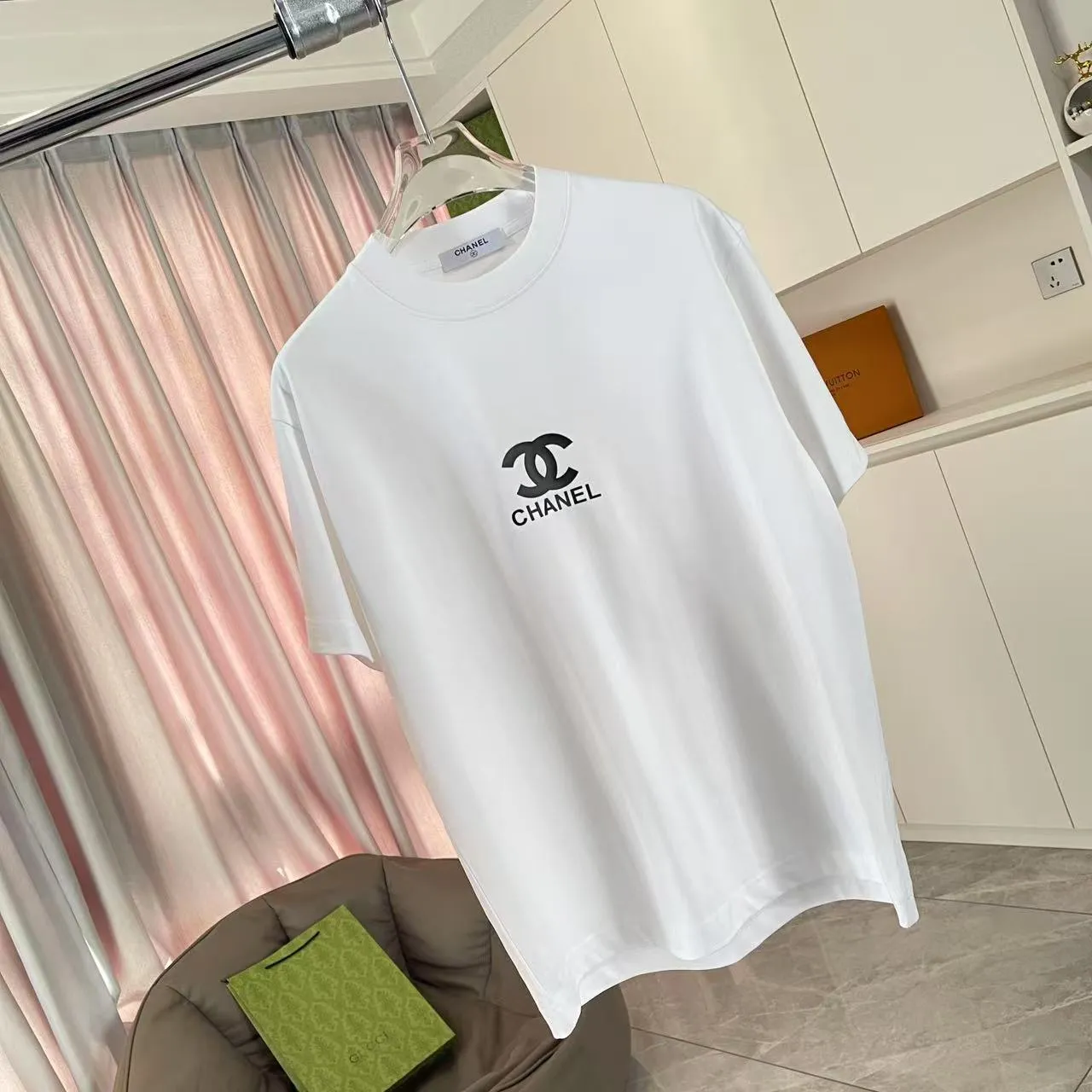 🅿️170 Chanel CHANEL 2025 summer new style Double C letter logo three-dimensional silicone printing short-sleeved T-shirt Customized fabric 300g Same style for men and women Size: S M L XL XXL five codes Color: black white pink sky blue