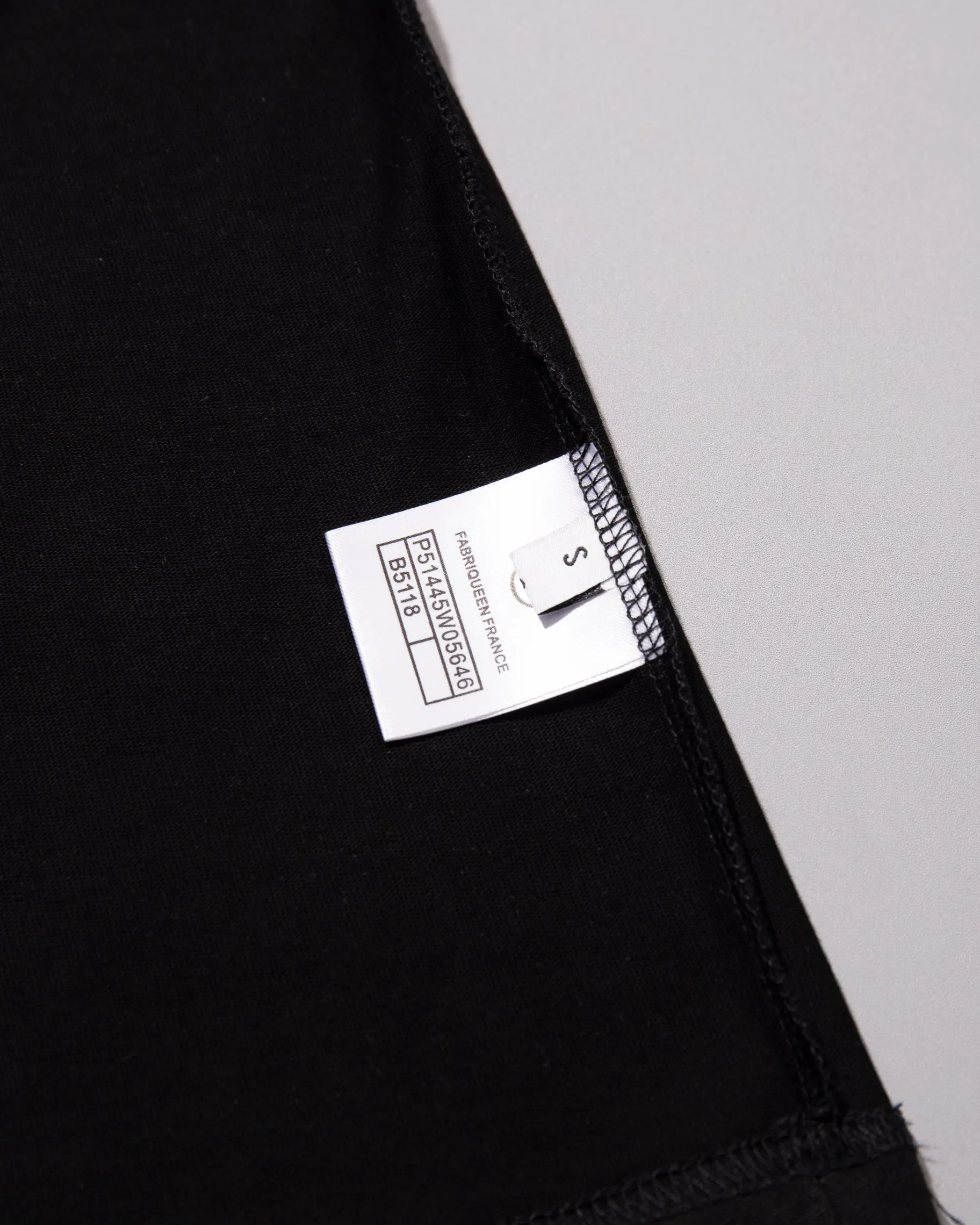 🅿️200 CHANEL Chanel round neck short-sleeved T-shirt embroidered 🪡 small label LOGO official synchronization 1:1 original mold opening fashion personality versatile trend pure original quality original washed fabrics hang tag collar label washed wheat three labels complete Color: Black. White. Size: S M L XL