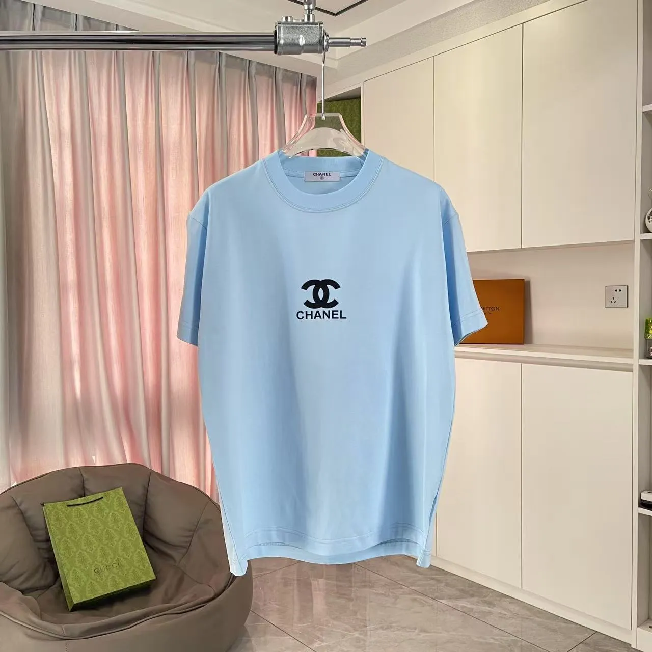 🅿️170 Chanel CHANEL 2025 summer new style Double C letter logo three-dimensional silicone printing short-sleeved T-shirt Customized fabric 300g Same style for men and women Size: S M L XL XXL five codes Color: black white pink sky blue