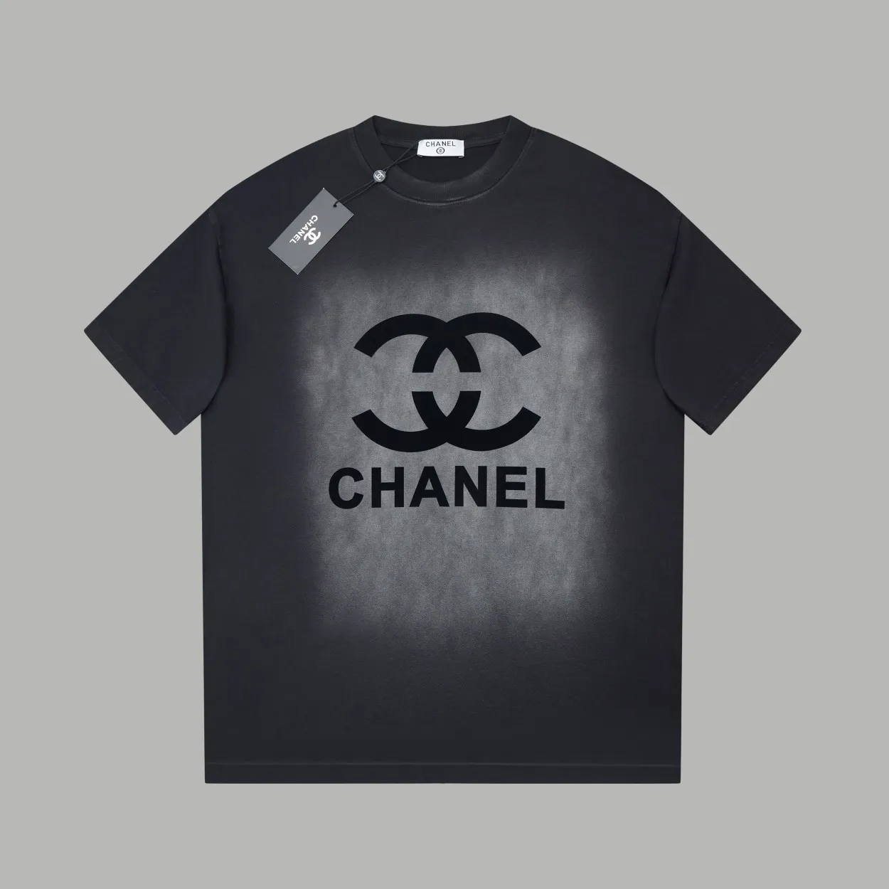 🅿️210 ✨CHA✨🆕25SS spring and summer new style, flocked distressed printed short sleeves, light luxury, essential item for daily commuting for men and women, correct version, welcome to compare, detailed features · 280g 100% pure cotton double yarn jersey fabric · Custom dyed in the same cylinder, special thickened 32 count double strand 1X1 thread · Imported flocking logo. Ready-made garments are dyed. Then do the faded fried snowflake process, then wash with water to make it look old. General washing to improve the effect · Double-needle stitching across seams · Original main mark, washed tag, branded moisture-proof paper packaging Color: Black/ Size: S/M/L/XL