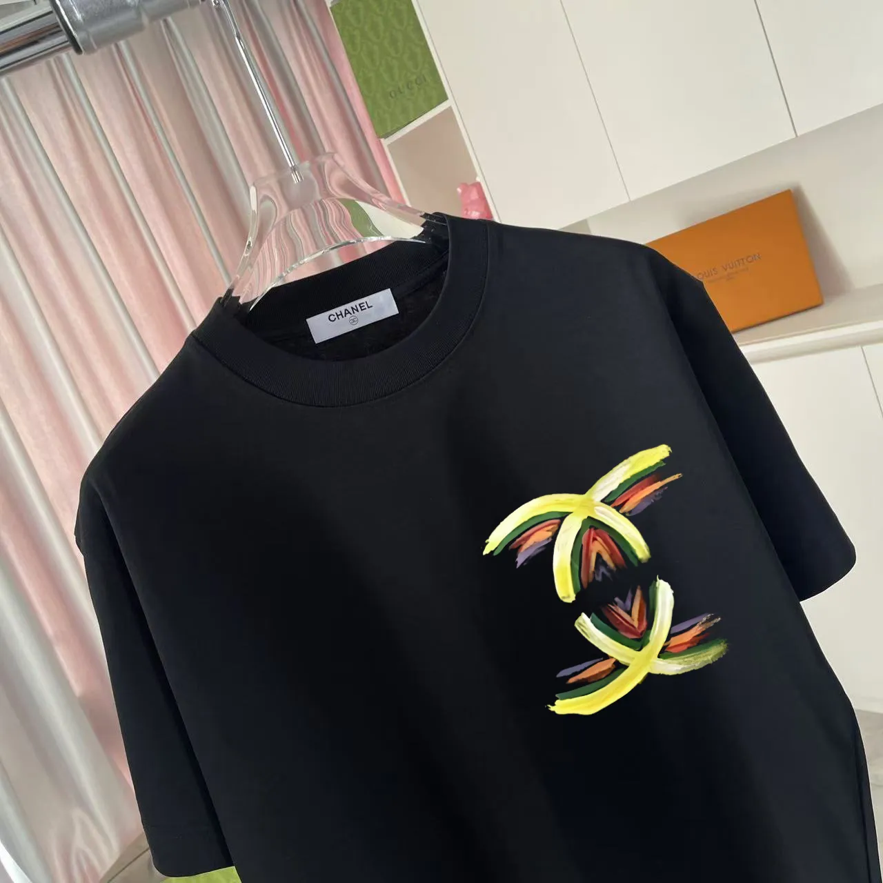🅿️180 CHANEL 2025 spring and summer new style Double C letter logo printing short-sleeved T-shirt Customized fabric 300g Same style for men and women Size: S M L XL XXL five codes Color: black white pink rose red