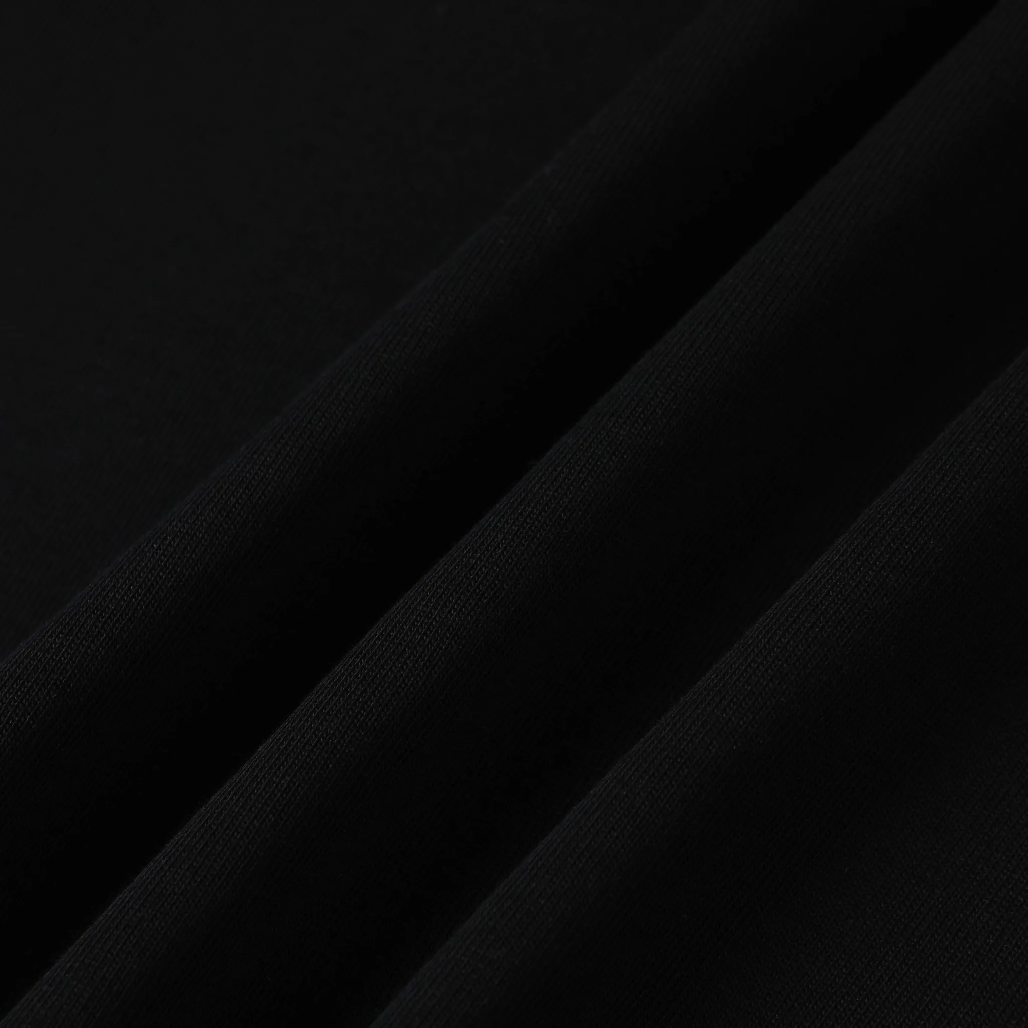 🅿️180 CHANEL Chanel 2024ssLg embroidered short sleeves. High-end Lg embroidery on the front. Presenting a neat and general appearance. The fabric is custom dyed. Comfortable and soft. Full of practicality and high-end feel. Same style for men and women. It is also a practical item that is necessary for daily use. Color Black White Size: S M L XL (Style No. E502)
