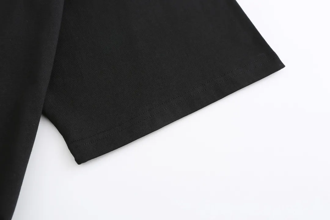 🅿️180 (profit from cooperation) High-end quality CHANEL 2025Fall Spring and Summer Series Double C short-sleeved T-shirt Different from ordinary printing Custom-woven 270G32 double yarn pure cotton fabric Loose version Same style for men and women Size: S M L XL XXL