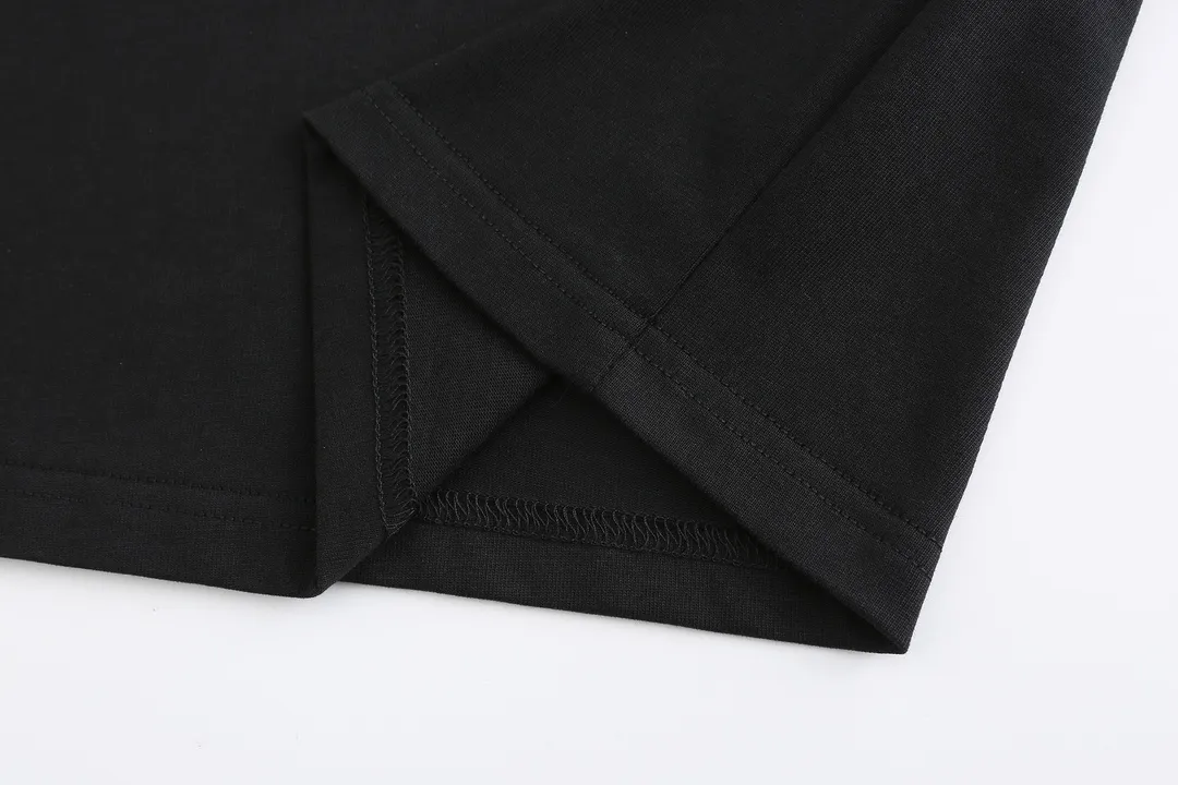 🅿️180 (profit from cooperation) High-end quality CHANEL 2025Fall Spring and Summer Series Double C short-sleeved T-shirt Different from ordinary printing Custom-woven 270G32 double yarn pure cotton fabric Loose version Same style for men and women Size: S M L XL XXL