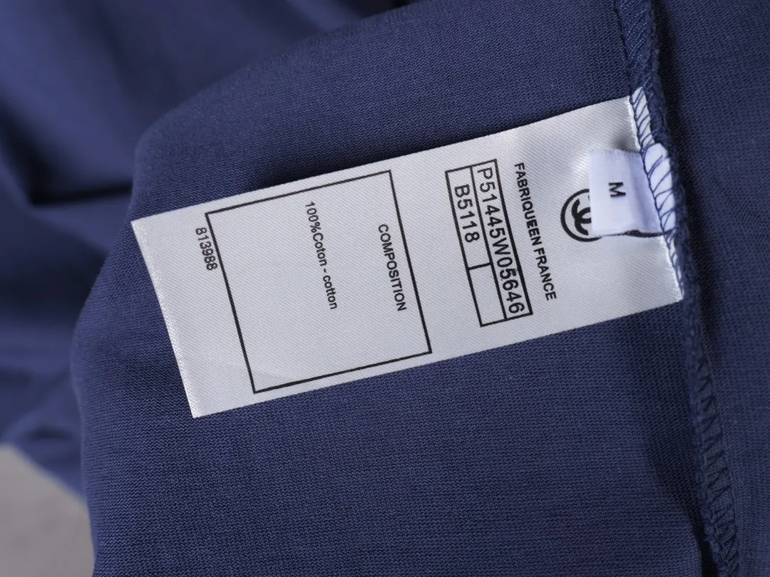 🅿️190 "C11" CHANEL/Chanel Second-hand double C towel embroidered navy blue T-shirt YB develops custom-woven reactive cotton fabric! Towel embroidery technology, using 280g 32S double yarn fabric, has a skin-friendly touch, softness and comfort, and excellent breathability! The fabric is full of high-end feel, and the surface is clean and has a clear grainy feel. The logo is embroidered with the same color towel and has a suede effect. Each letter spacing curve is clearly visible, improving brand recognition.  Size:XS.S.M.L