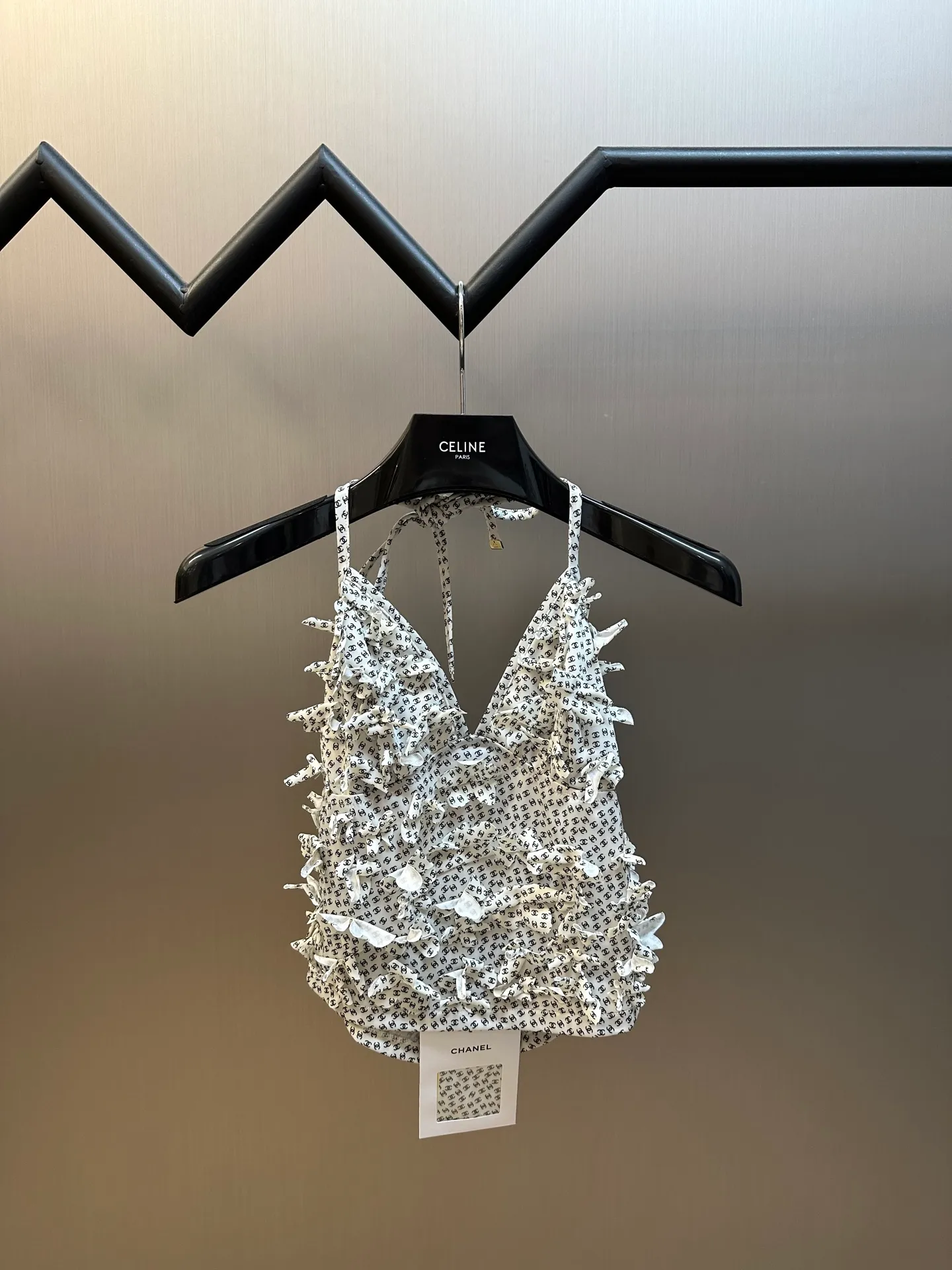A set 🅿️920 (the set is not sold separately) Chanel beach style floral suit with small suspenders and short skirt, heavy craftsmanship, each flower is sewn by hand!  size：s m l