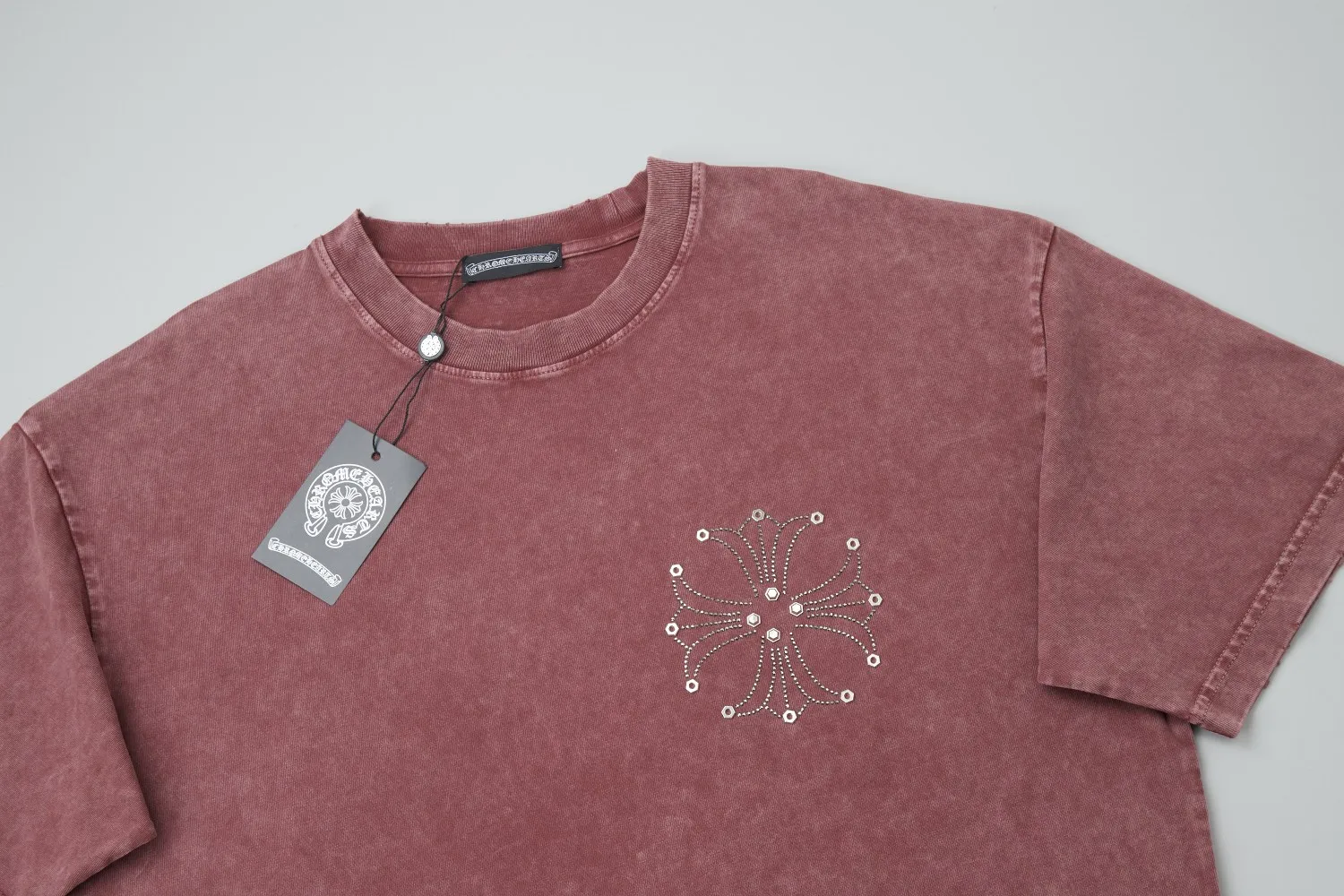 🅿️230 ✨CH✨🆕25SS spring and summer new style Crow ✝ embroidered short-sleeved frame Light luxury essential item for daily commuting for men and women Correct version Welcome to compare Detailed features · 280g 100% pure cotton double yarn jersey fabric · Custom dyed in the same vat, special thickened 32 count double-ply 1X1 thread · Imported Australian pearlescent diamonds✝patterns➕hardware nuts are stamped at high temperature. Ready-made garments are dyed and then faded and fried with snowflakes and frayed. Then washed to make them look old. General washing improves the effect · Double-needle sewing and seam-crossing process · Original main mark washed tag brand moisture-proof paper packaging Color: black/rock coffee/green/red/blue Size: S/M/L/XL