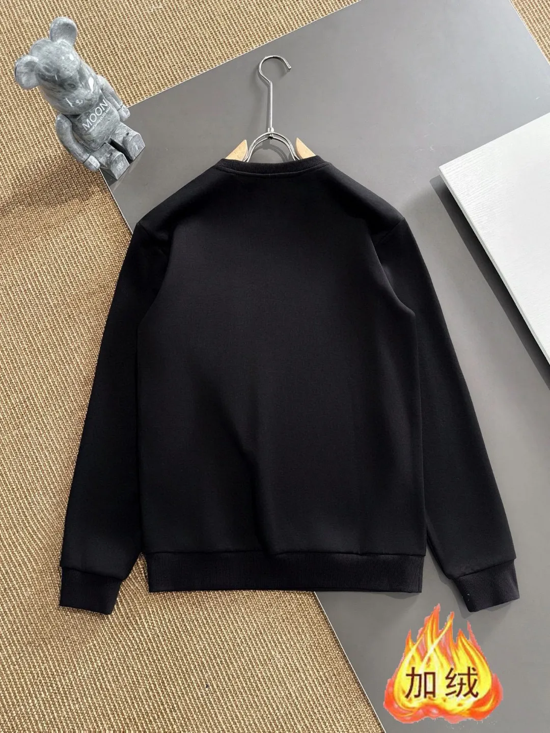 🅿️400 brand [CHANEL Chanel] (velvet and thickened) 2025 autumn and winter new products, celebrities' favorite fashion-flavored casual suits, clean and neat tailoring, full of urban style. Made of high-quality customized fabrics, the inner warmth is excellent, the hand feels soft and dry, and the upper body effect is crisp and stylish. The three-dimensional cutting process and the pattern are all of high standards, and the silhouette version has the right benefits! It is not tight at all, and you feel good when you put it on. So many top-quality raw materials create high-end products with unparalleled value. It is the first choice for high-end fashion people. (Size: M-4XL can wear up to 200 pounds)
