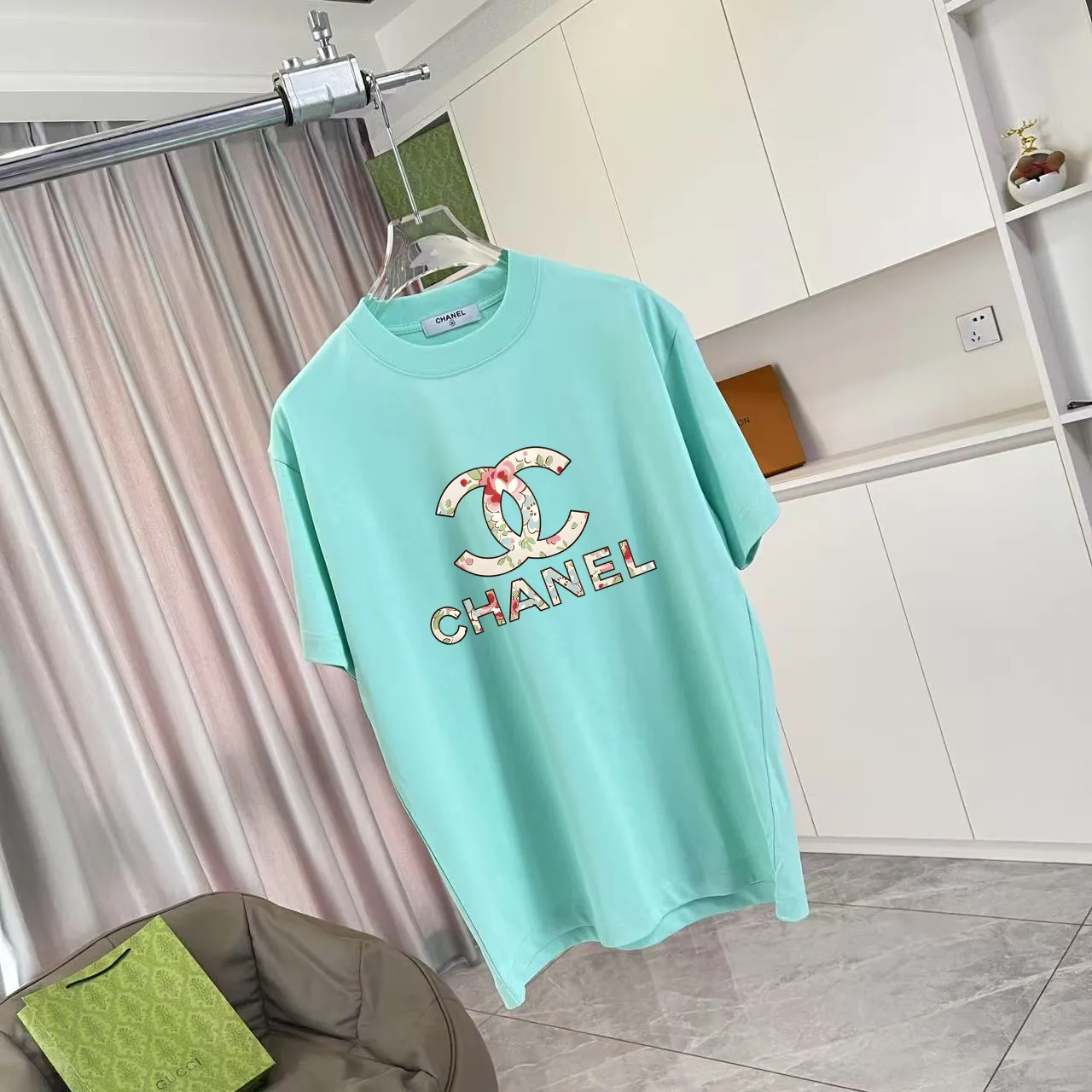 🅿️170 CHANE* Xiaoxiang 2025 autumn new style Double C letter logo printing short-sleeved T-shirt Customized fabric 300g Same style for men and women Size: S M L XL XXL five sizes Color: black white lake green pink
