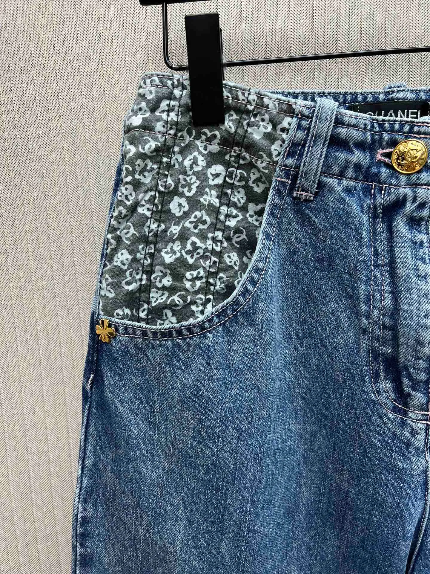 🅿️480 Chanel 25ss new autumn and winter series jeans printed washed denim blue high version code number: 36.38.40.