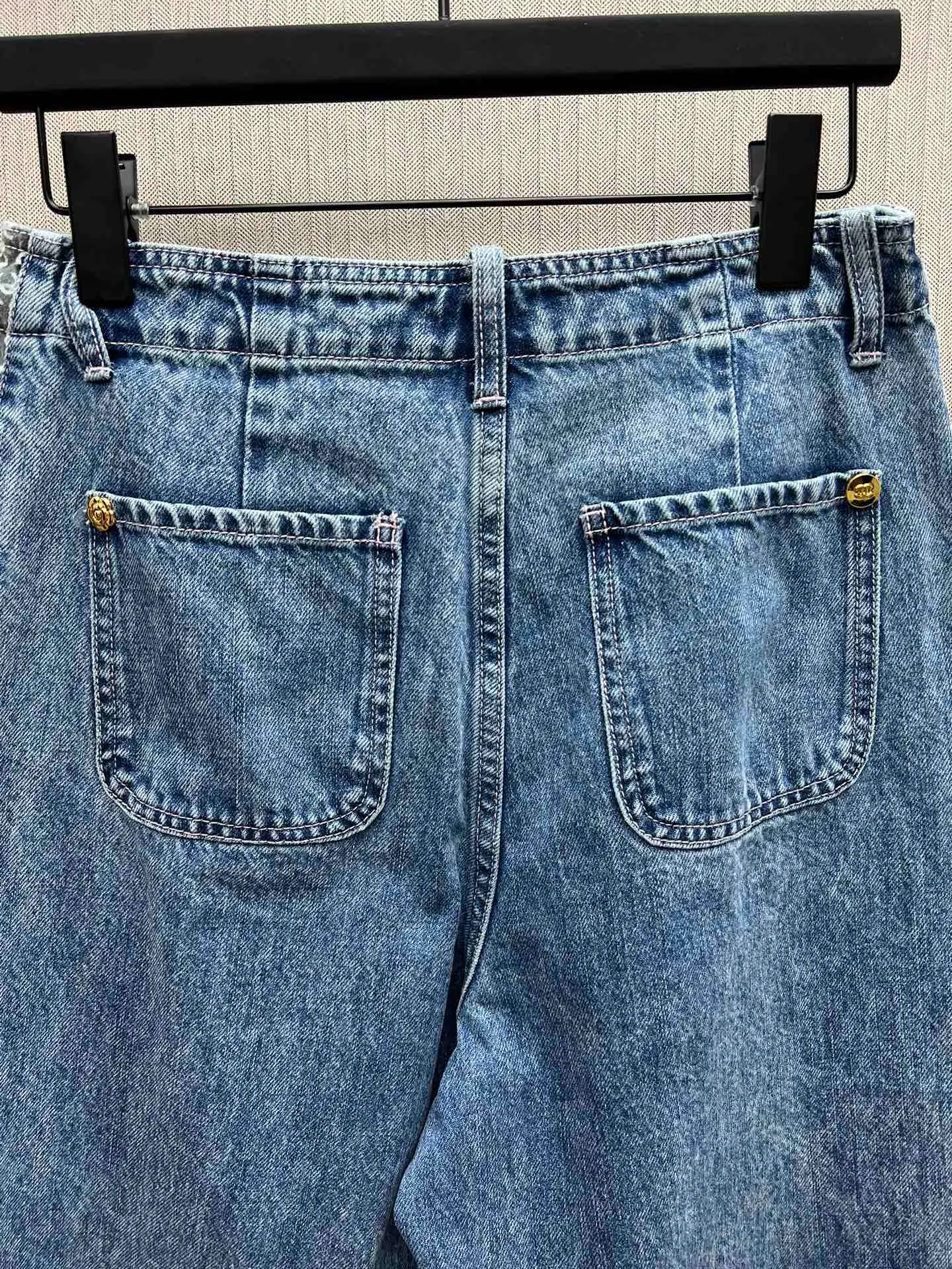 🅿️480 Chanel 25ss new autumn and winter series jeans printed washed denim blue high version code number: 36.38.40.