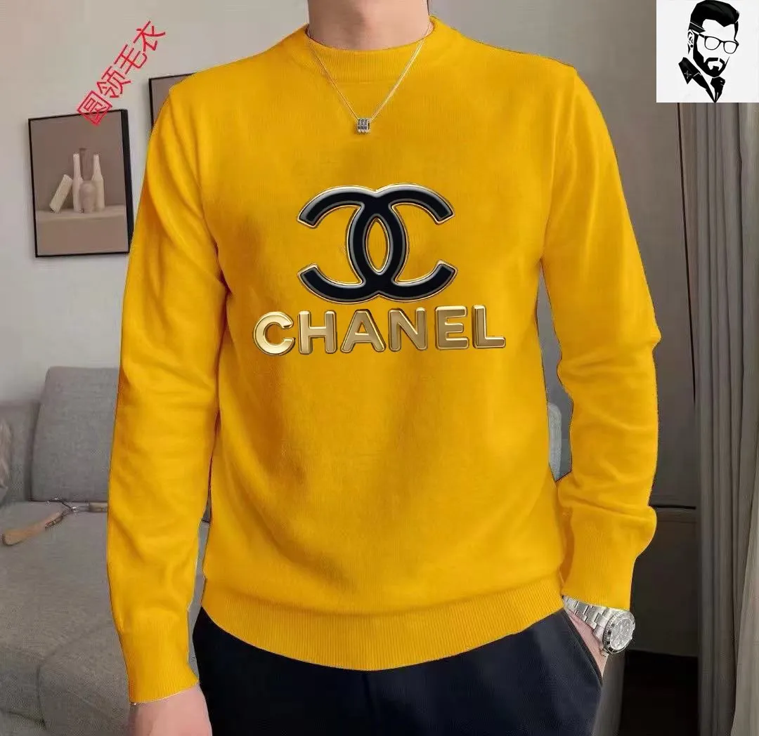 🅿️240 【CHANEL】Autumn and winter classic round neck pullover sweater, in full condition! ! ! Wool blended fabric, the latest model in 2025, golden ratio! ! Slim-fitting soft gold, versatile and practical item, the combination and practicality are extremely powerful, simple and elegant, and classy! To create your own style, it is highly recommended to buy it in two colors. The standard slim fit tailoring process is suitable for both young and old men. It is knitted from wool and will not cause any discomfort! While keeping warm, it is stylish, textured and wearable, and the classic logo with contrasting colors on the chest feels in place! ! Recommended for regular customers! ! Size M-3XL (maximum wear: 190 pounds)