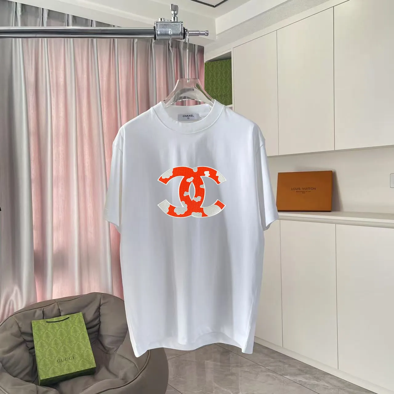 🅿️170 CHANE* Xiaoxiang 2025 Autumn New Style Double C Letter Logo Print Short Sleeve T-shirt Customized Fabric 300g Same Style for Men and Women Size: S M L XL XXL Five Codes Color: Black White Pink