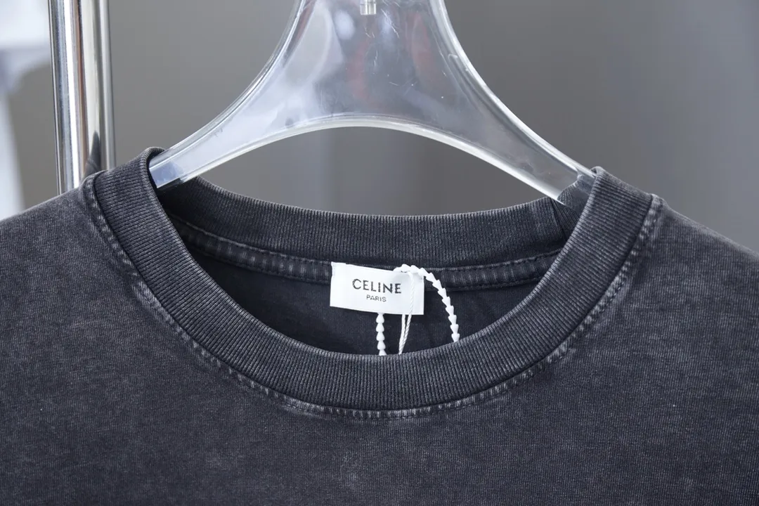 🅿️210 CELIN* 25SS early spring new style, short sleeves with appliqué embroidery and letter printing, light luxury, essential item for daily commuting for men and women, correct version, welcome to compare, detailed features · 280g 100% pure cotton double yarn jersey fabric · Custom dyed in the same cylinder, special thickened 32 count double-strand 1X1 thread · Laser towel patch design ➕ Thick version of waji letter design. Ready-made garments are dyed. Then do the faded fried snowflake process, then wash with water to make it look old. General washing to improve the effect · Double-needle stitching across seams · Original main mark, washed tag, branded moisture-proof paper packaging Color: black/grey/green Size: S/M/L/XL
