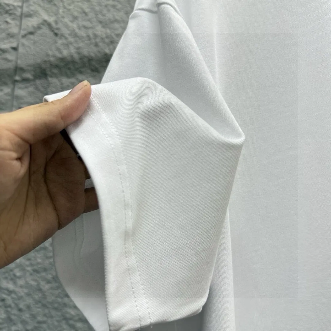 🅿️180 CHANE*Chanel*er 2025 spring and summer new style Classic letter printing Big flower personalized signature printing on the back Customized double yarn plain cotton fabric Short-sleeved T-shirt Unisex Size: S (90-130 catties) M (120-150 catties) L (140-165 catties) XL (160-180 catties) XXL (180-210 pounds) Color: black white