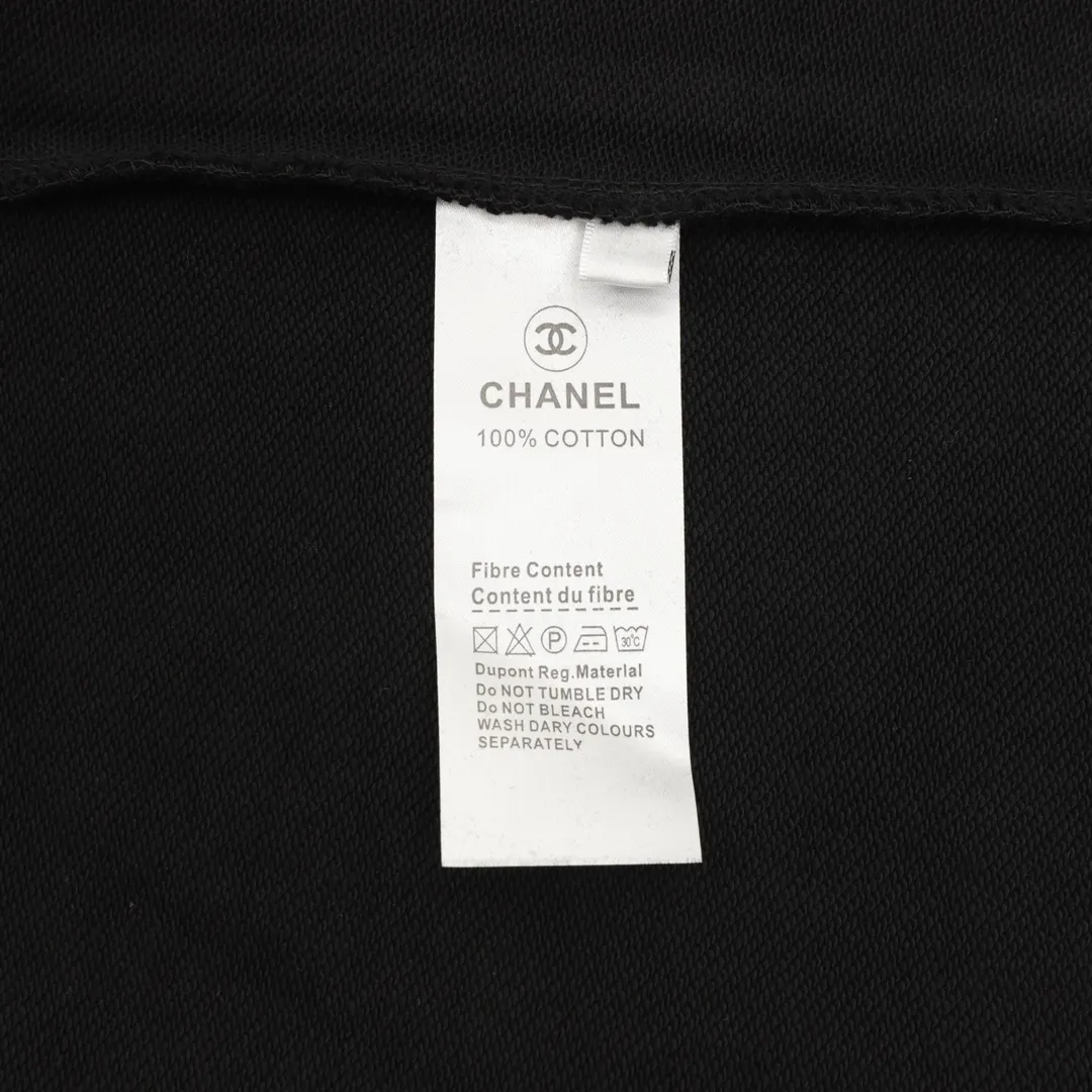 🅿️500 CHANEL 25FW embroidered small label round neck sweatshirt, 480g high-grade combed cotton fabric, counter collar label, purchasing grade white thick plate hang tag, original hanging grain, three-dimensional foam printing on the front and back, strong layering, same style for men and women, couple style, oversize version, loose size: S-XL