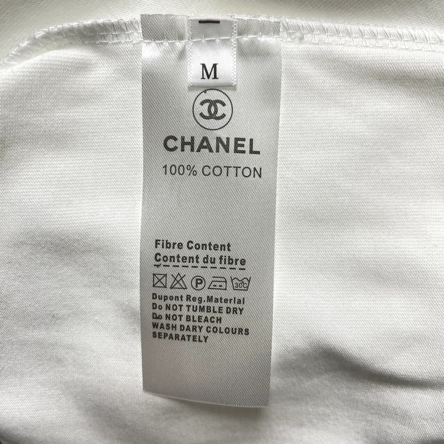 🅿️170 /C10 Chanel 25ss 300g hot diamond weight early spring new letter logo short sleeves light luxury essential item for daily commuting for men and women. Correct version welcome to compare detailed features 100% cotton double yarn jersey fabric ·Special thickened 32 pieces of double-strand 1x1 thread in the same vat ·Three-dimensional film foam tape hot stamping ·Double-needle stitching and cross-stitching technology ·Original main mark, washed tag, brand moisture-proof paper packaging Color: black white rose red Size: S-XL