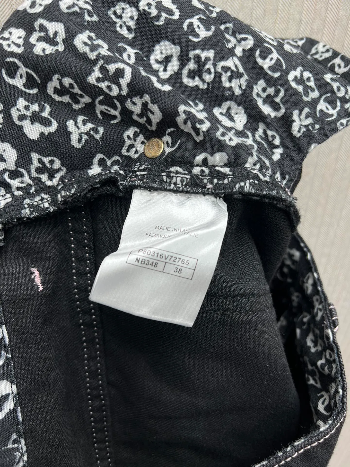 🅿️500 Chanel 25ss new autumn and winter series jeans printed washed denim black high version code number: S.M.L.