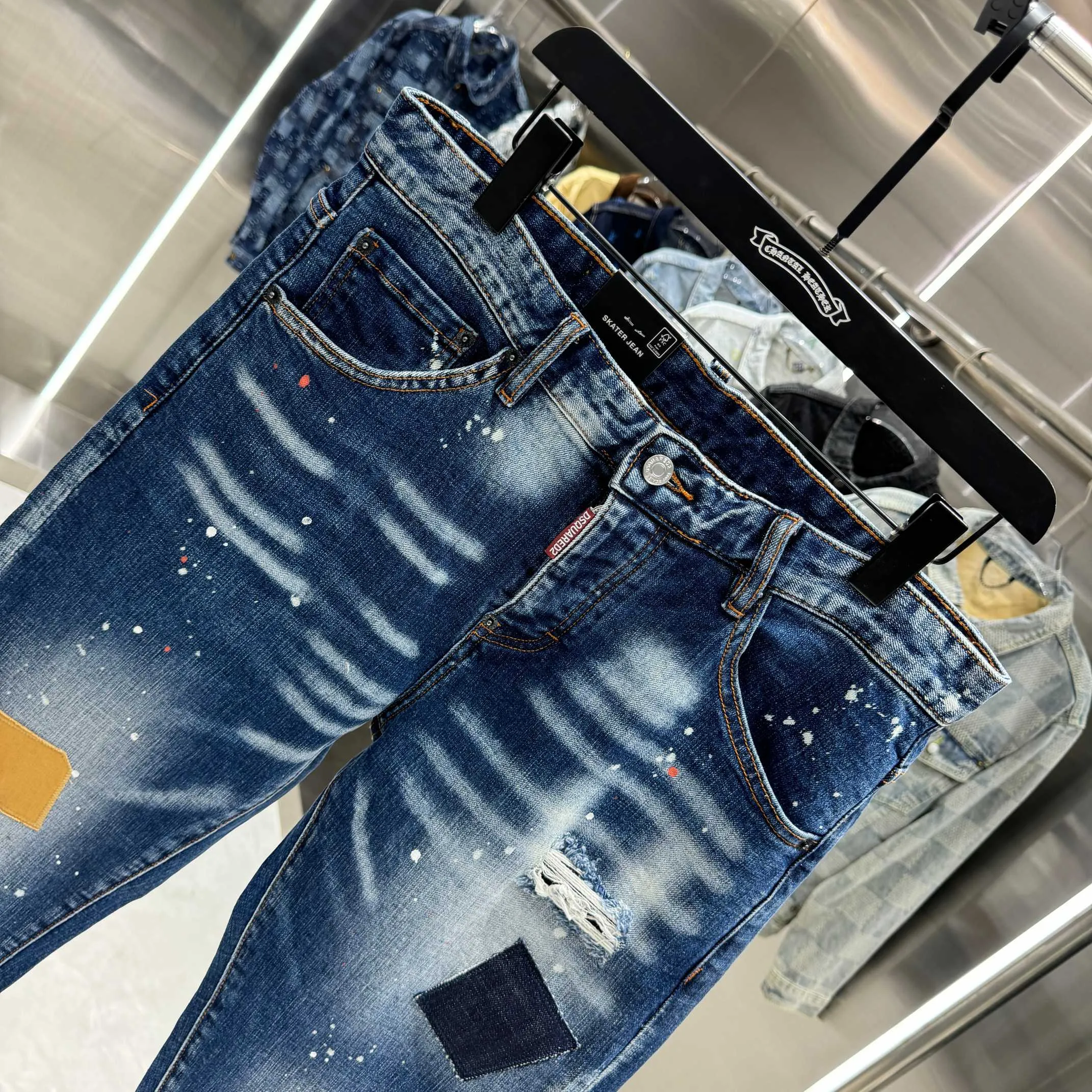 P300 DSQUARED2 graffiti hole washed craft street fashion slim fit stretch jeans color blue size 30 32 34 36 38 40