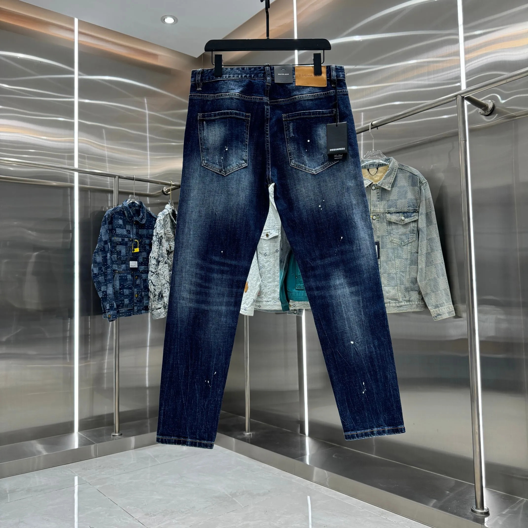 P300 DSQUARED2 graffiti hole washed craft street fashion slim fit stretch jeans color blue size 30 32 34 36 38 40