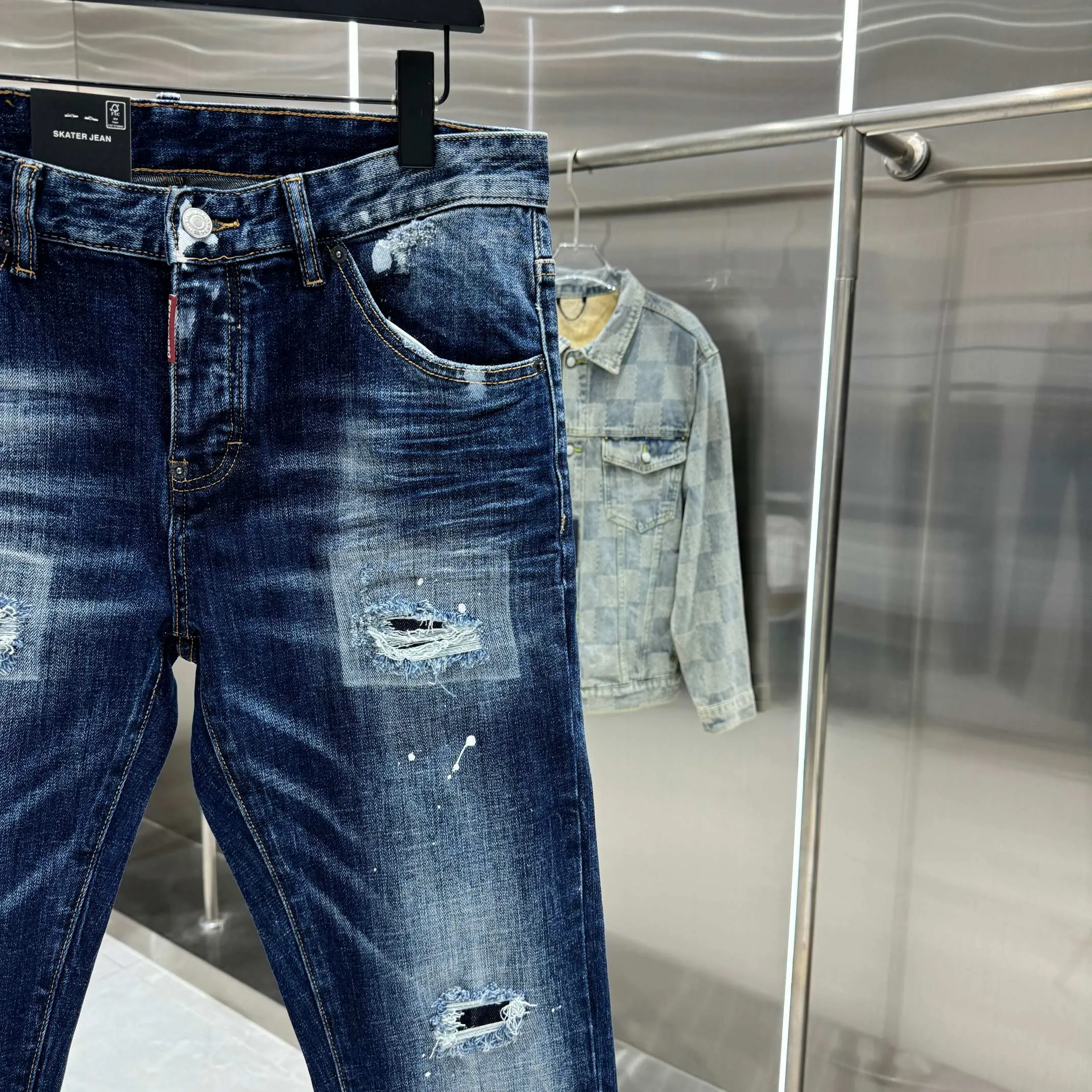 P300 DSQUARED2 graffiti hole washed craft street fashion slim fit stretch jeans color blue size 30 32 34 36 38 40