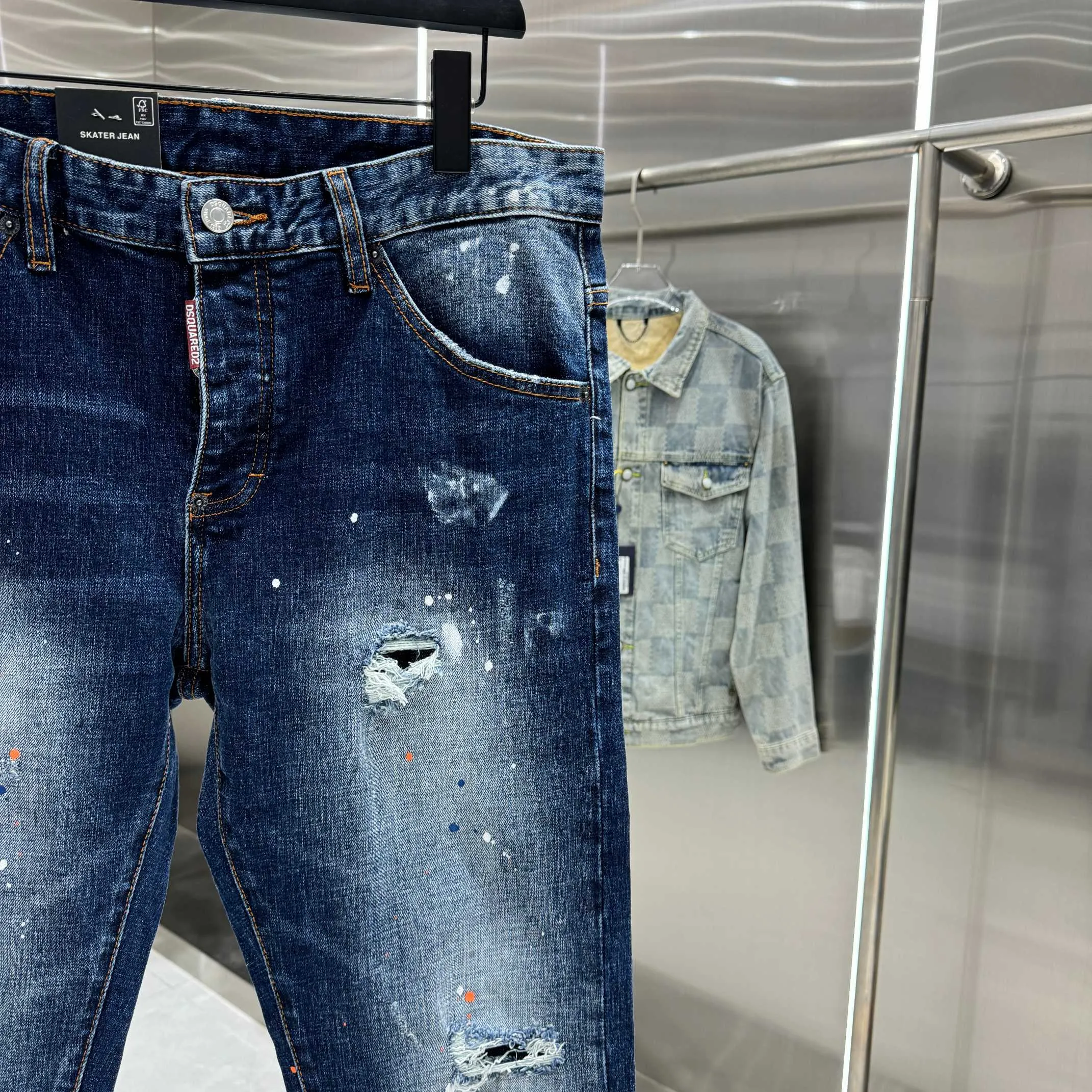 P300 DSQUARED2 graffiti hole washed craft street fashion slim fit stretch jeans color blue size 30 32 34 36 38 40