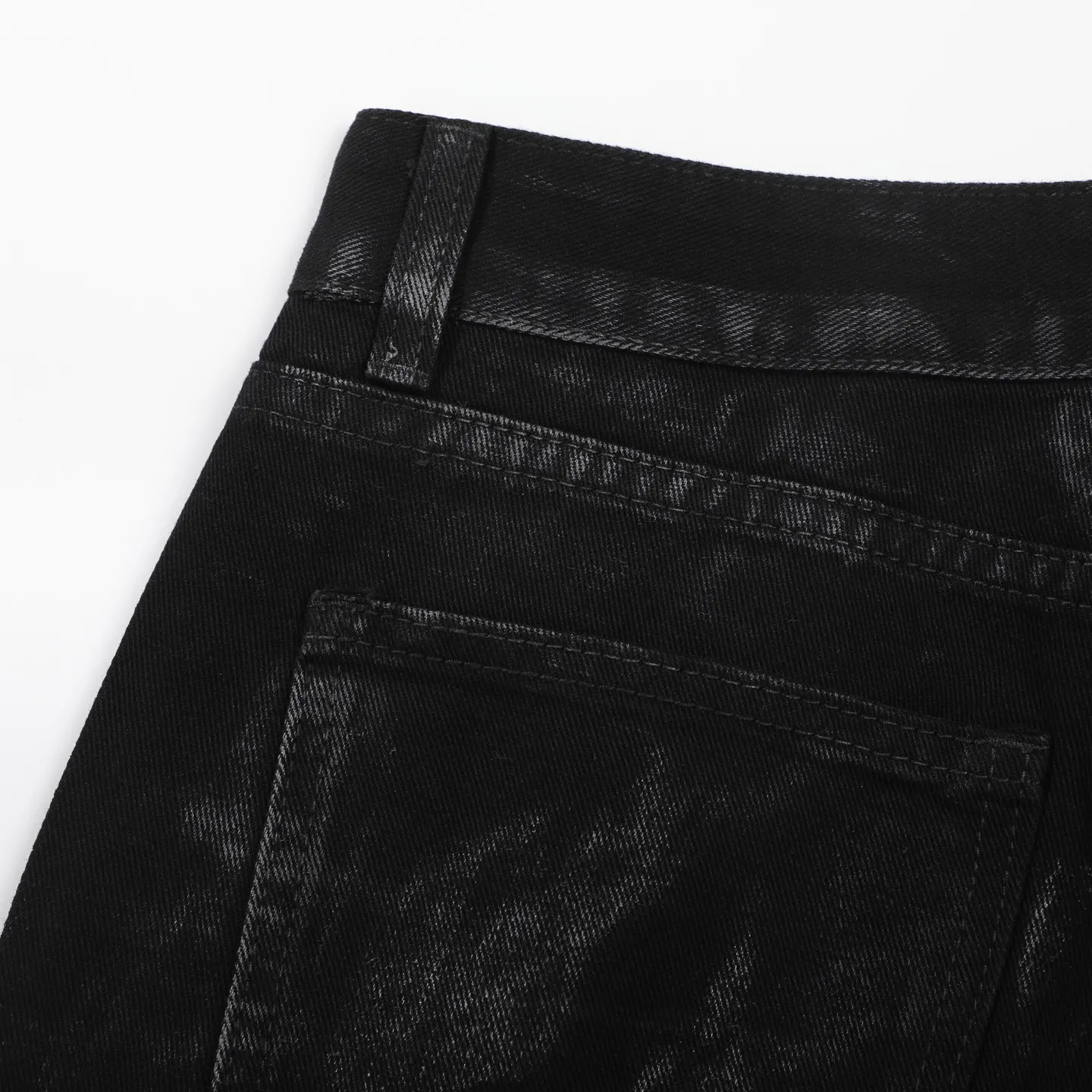 P240 DSQUARED 2 SS25 Nicholas Tse's same five-pointed star rhinestone wash mid-rise straight jeans for men and women. Top ceiling quality. Styles with different wash textures, very friendly to people with thin legs and thick legs. The straight and slim version is very flattering to the leg shape. Moderate length that never goes out of style, easy to match with casually, basic styling for various styles, a must-have in the wardrobe! The fabric is stiff but also makes the upper body soft without losing texture. The washing process is even more perfect. It is a must-have item for everyone! ! ! Washed wheat, hang tag, pants label, three labels complete Color: black Size: 28-36