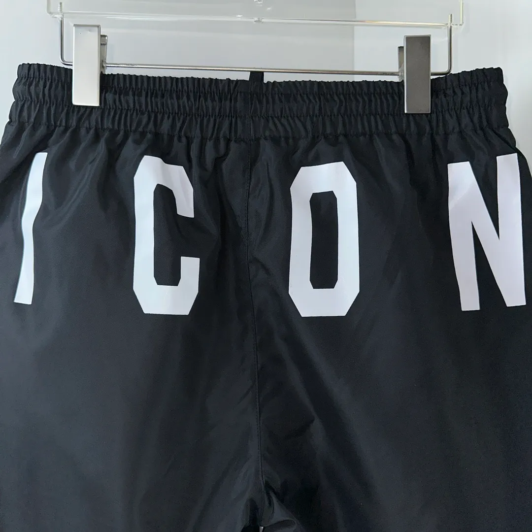 P180, DSQ, 2024 new summer wear, synchronized with the official website. The style is simple but not simple, super stylish. The mesh beach shorts use imported 100% fiber super-heavy hand printing technology, especially the logo decorative design. They are very fashionable. I have to praise their grasp of details. The colors are fashionable and super versatile. You can wear them to walk in every city and every occasion. It is relaxed and fashionable enough! 🍻 Size: M~3X (loose style) Please state your height and weight when placing an order