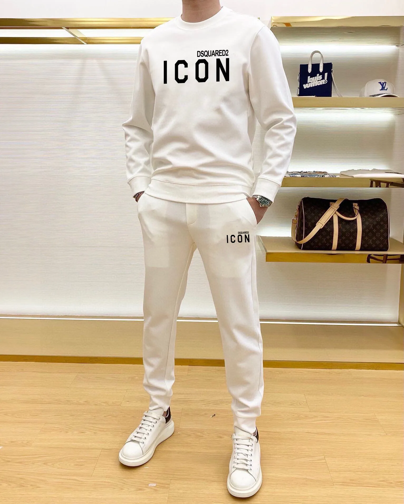 🅿️380 [DSQ2 Second Power] (Fat Man Gospel) hot-selling suit is coming. Focus on the original version of the official website. 2025 new hot-selling sweatshirt suit. The original order is the best. 🇭🇰The meticulous work of top designers is dedicated to a fitting and perfect upper body effect. 100% natural high-quality Roman cotton, close-fitting comfort, noble and elegant! Original hardware embodies elegance and nobility! Counter size: M-5XL (maximum wear up to 220 pounds)