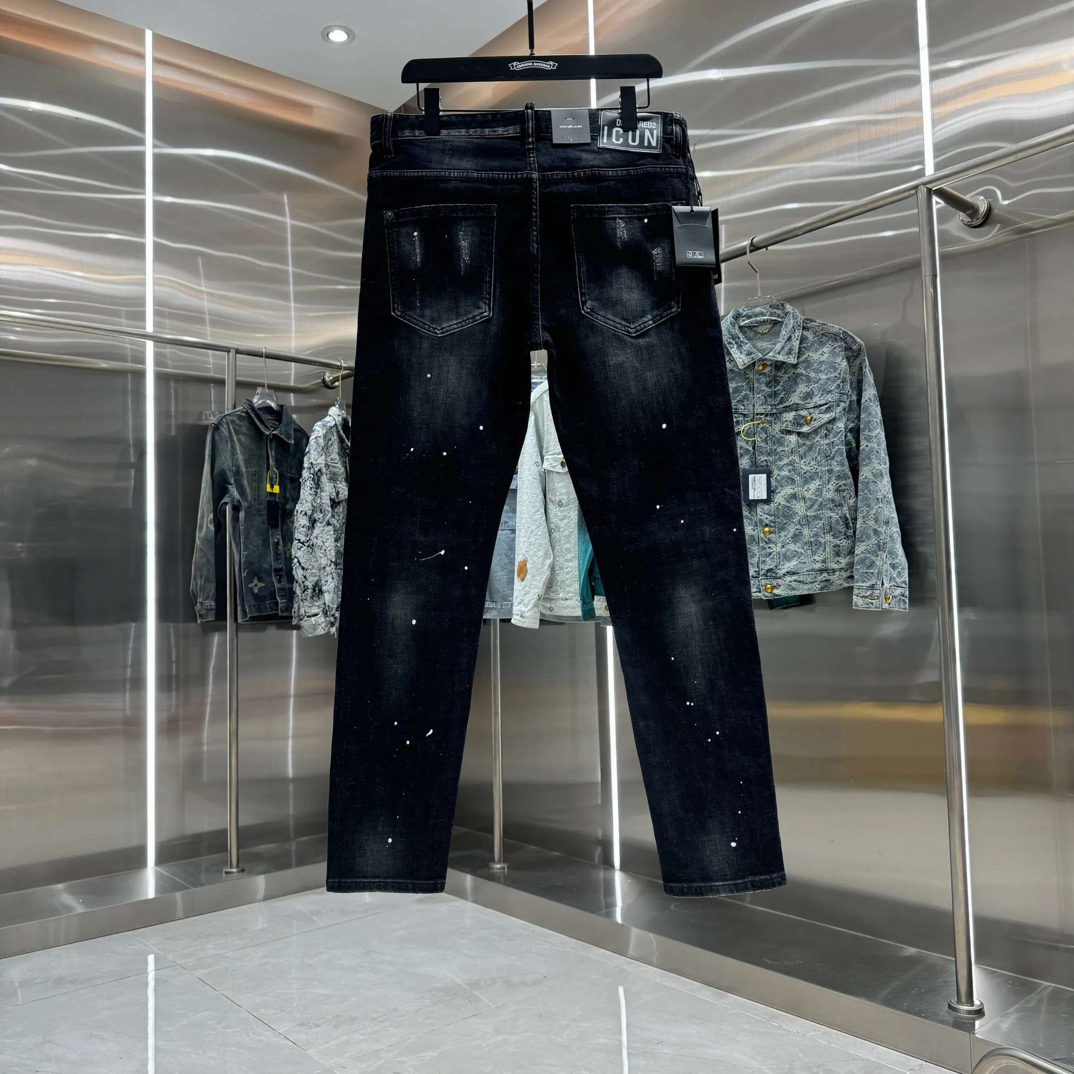 P300 DSQUARED2 letter graffiti hole craft street fashion slim fit stretch jeans color black size 30 32 34 36 38 40