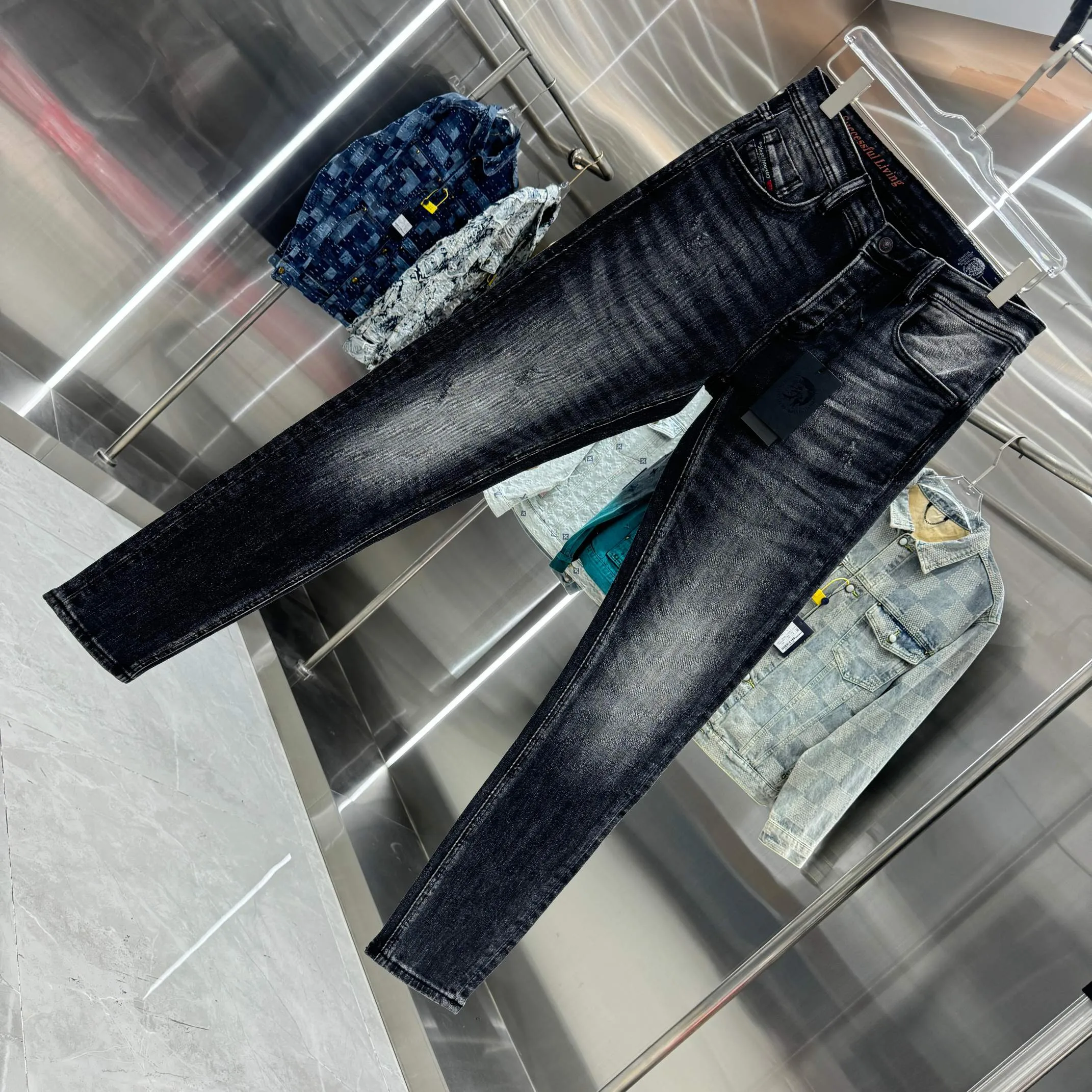 P300 DSQUARED2 Frayed Street Fashion Slim Fit Small Legs Stretch Jeans Color Black Size 30 32 34 36 38 40
