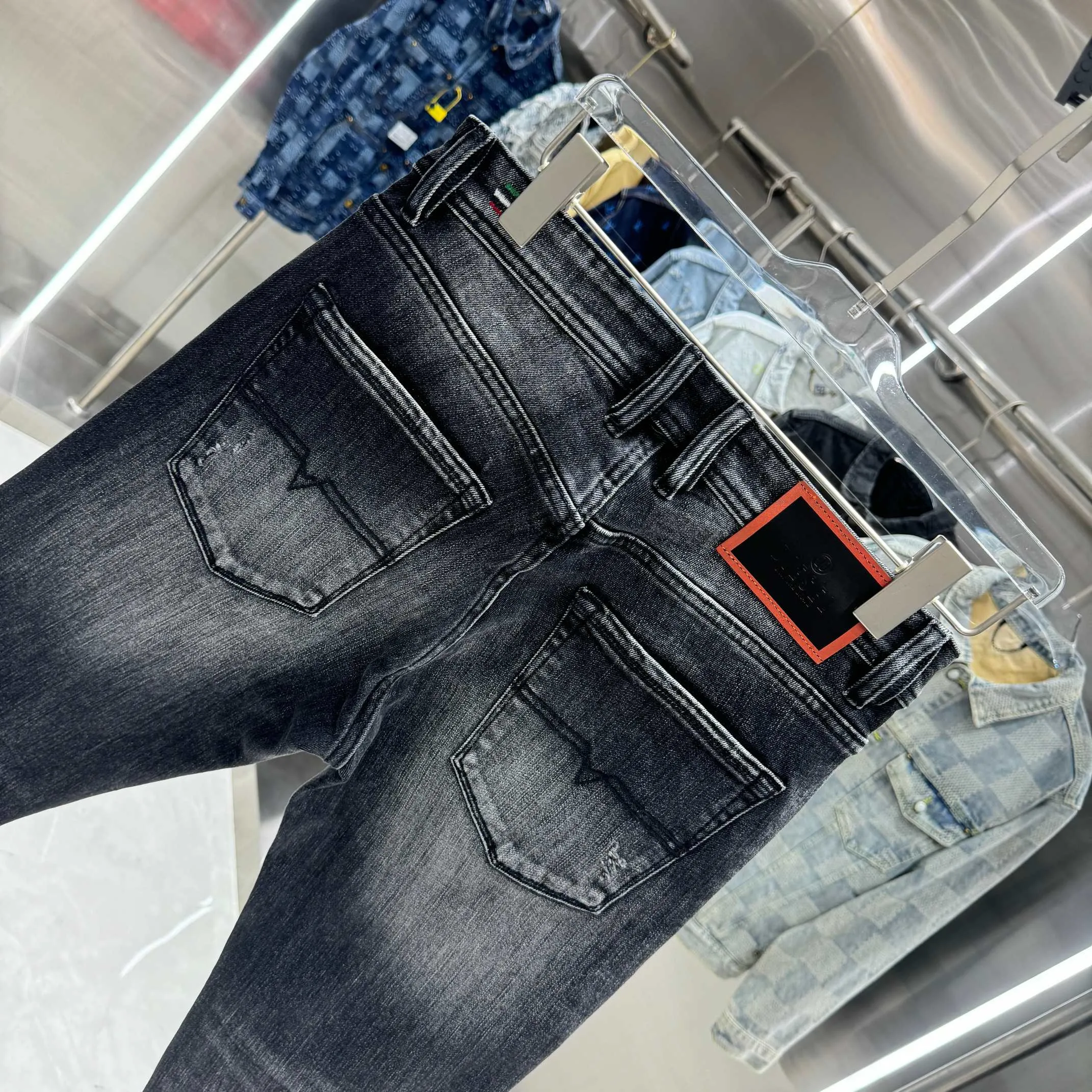 P300 DSQUARED2 Frayed Street Fashion Slim Fit Small Legs Stretch Jeans Color Black Size 30 32 34 36 38 40