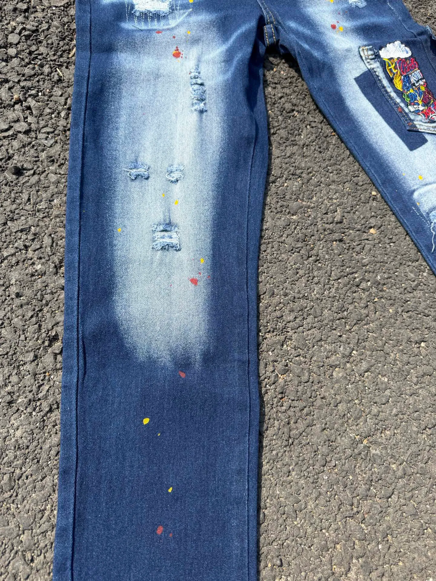 P186 💰 D2 new embroidered men's ripped trendy jeans, elastic personalized patches, slim fit, beggar's pants with small feet, top-quality materials, super soft high cotton washed denim fabric, each piece of washed denim fabric costs up to three times more than the conventional process. The touch is extremely delicate and the texture is very good. The whole body is simple and elegant. The back pocket of the trousers uses high-end direct injection technology. It is extremely exquisite. Full marks for details. Color: Picture color Size: 30-22-34-36 (corresponding to M-L-XL-XXL)