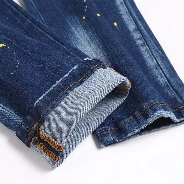 P186 💰 D2 new embroidered men's ripped trendy jeans, elastic personalized patches, slim fit, beggar's pants with small feet, top-quality materials, super soft high cotton washed denim fabric, each piece of washed denim fabric costs up to three times more than the conventional process. The touch is extremely delicate and the texture is very good. The whole body is simple and elegant. The back pocket of the trousers uses high-end direct injection technology. It is extremely exquisite. Full marks for details. Color: Picture color Size: 30-22-34-36 (corresponding to M-L-XL-XXL)