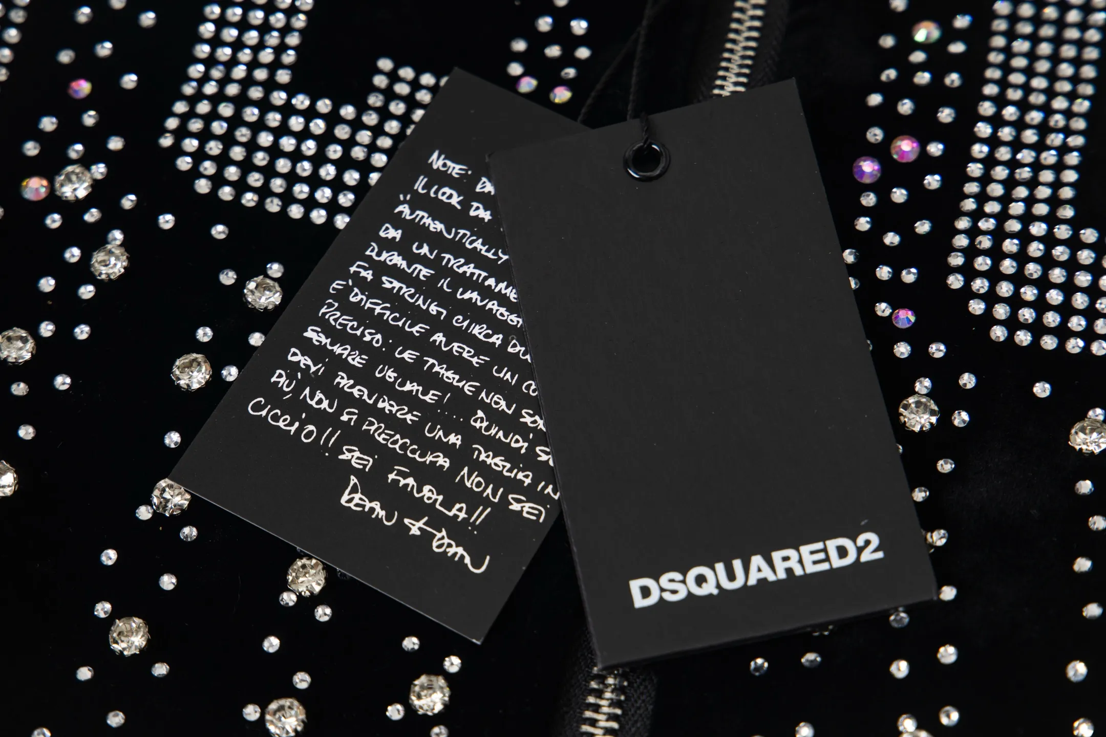 P600 D S Q 2 super high-end black velvet, meteor shower design, brand new popular men's zipper jacket, high-end Middle Eastern flash diamond craftsmanship, plus granular crystal beads, high-end real thing, very fashionable, and the upper body is incomparably handsome.