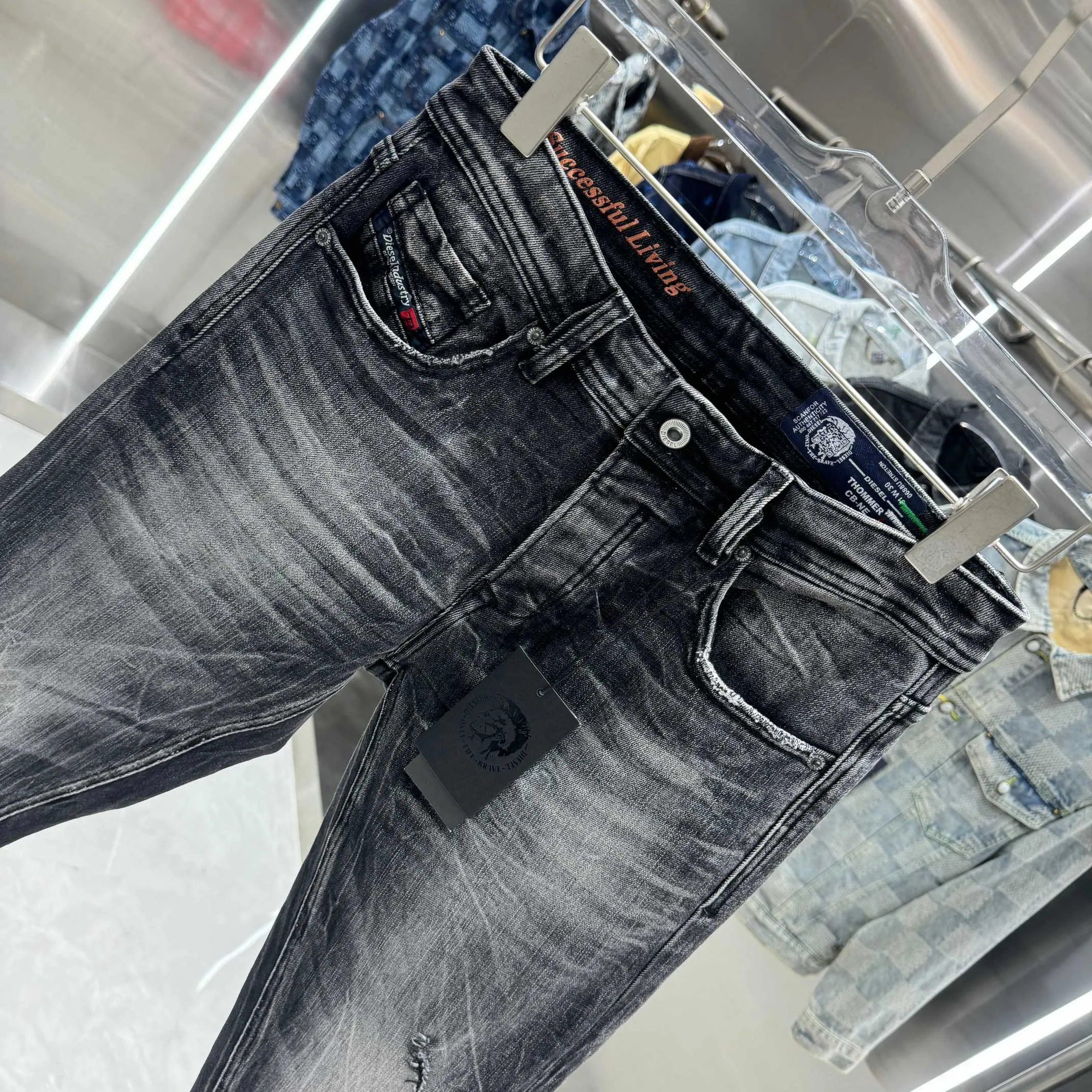 P300 DSQUARED2 Heavy-duty washed and frayed street fashion slim-fitting stretch jeans Color Black Size 30 32 34 36 38 40