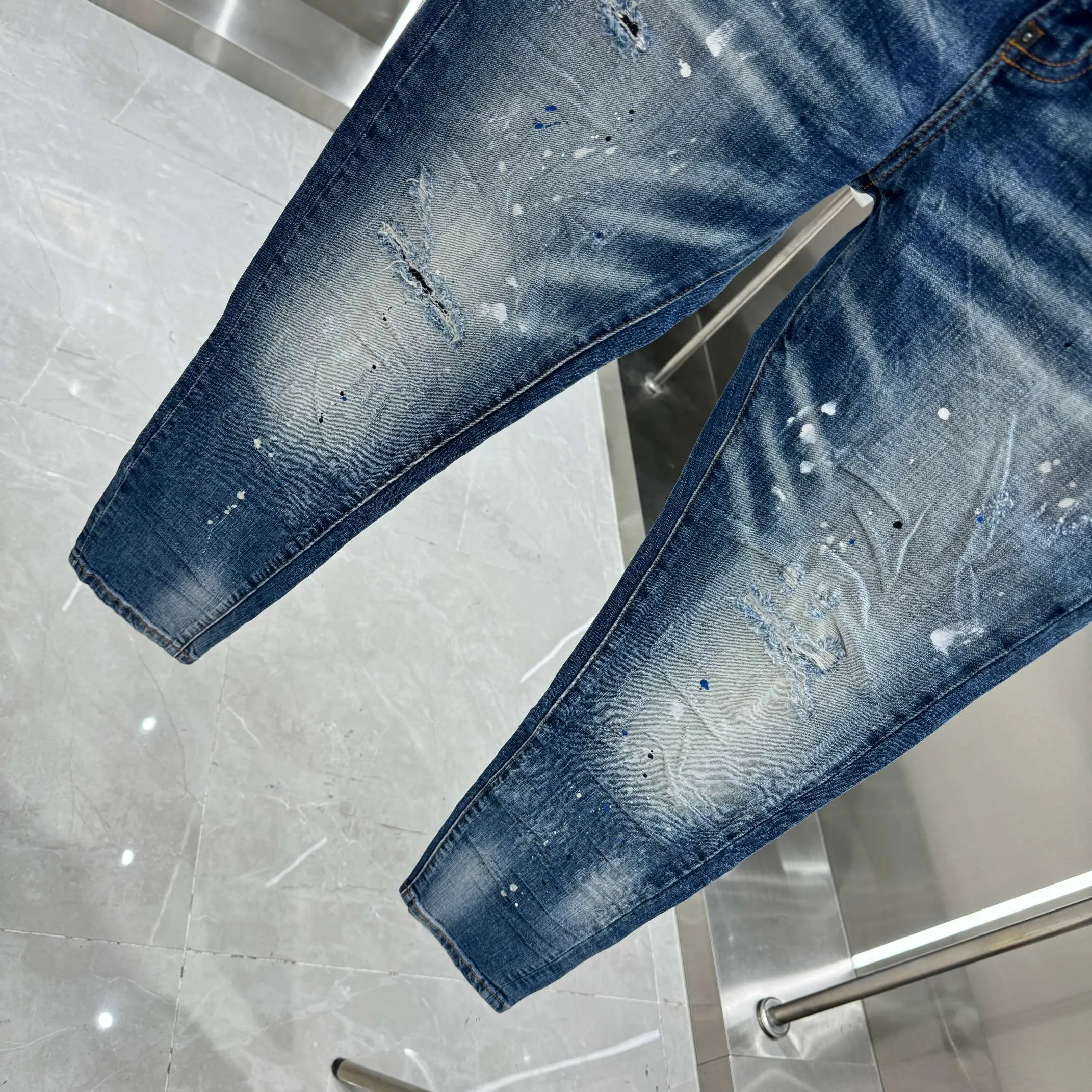 P300 DSQUARED2 graffiti hole washed craft street fashion slim fit stretch jeans color blue size 30 32 34 36 38 40