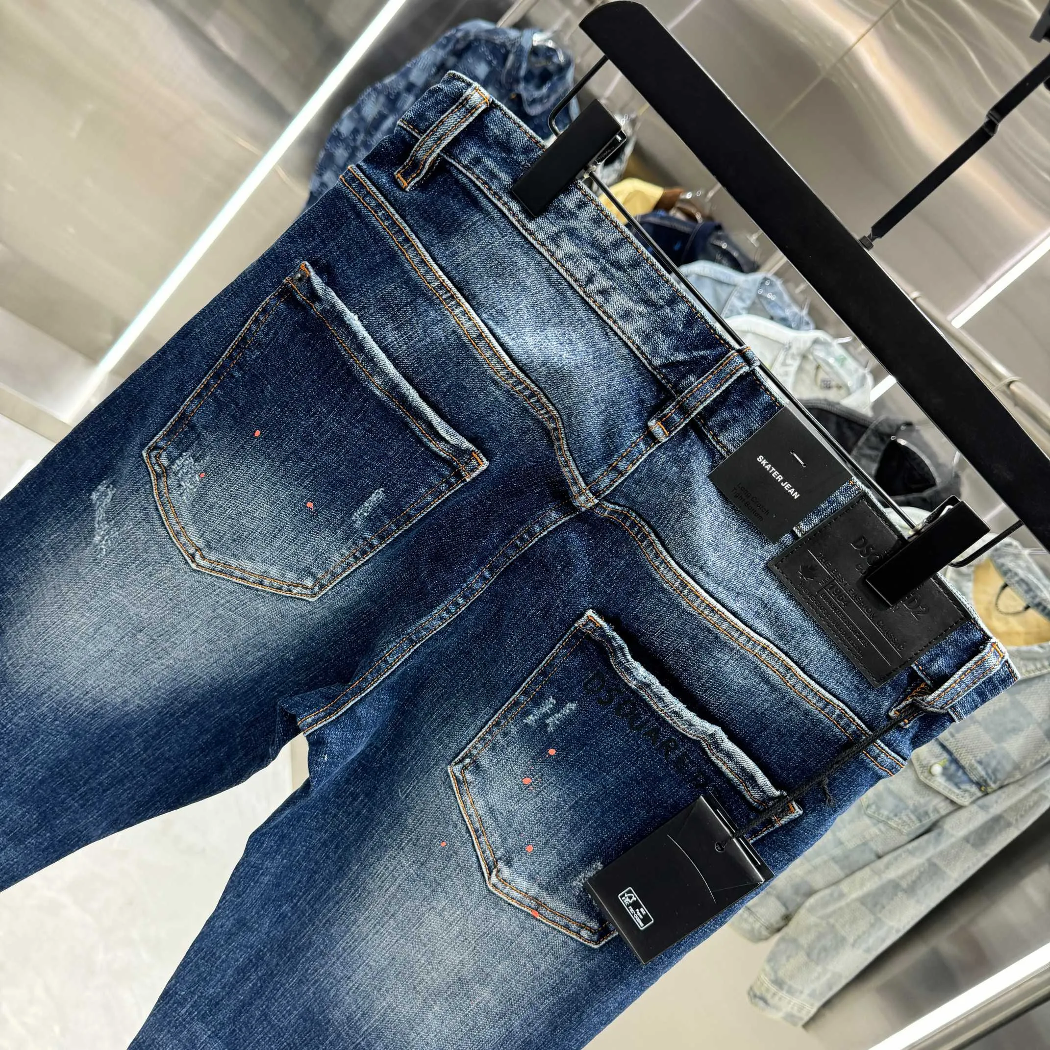P300 DSQUARED2 graffiti hole washed craft street fashion slim fit stretch jeans color blue size 30 32 34 36 38 40