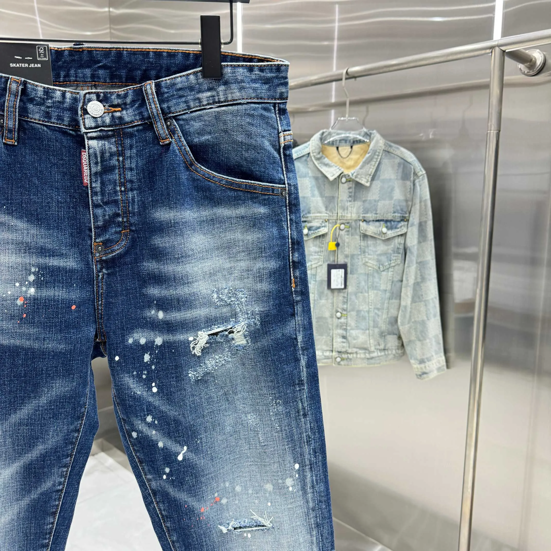 P300 DSQUARED2 graffiti hole washed craft street fashion slim fit stretch jeans color blue size 30 32 34 36 38 40