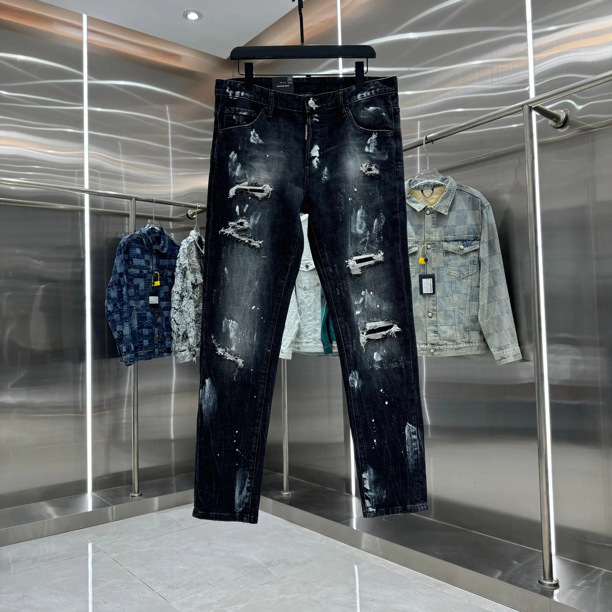 P300 DSQUARED2 graffiti hole washed craft street fashion slim fit stretch jeans Color Black Size 30 32 34 36 38 40