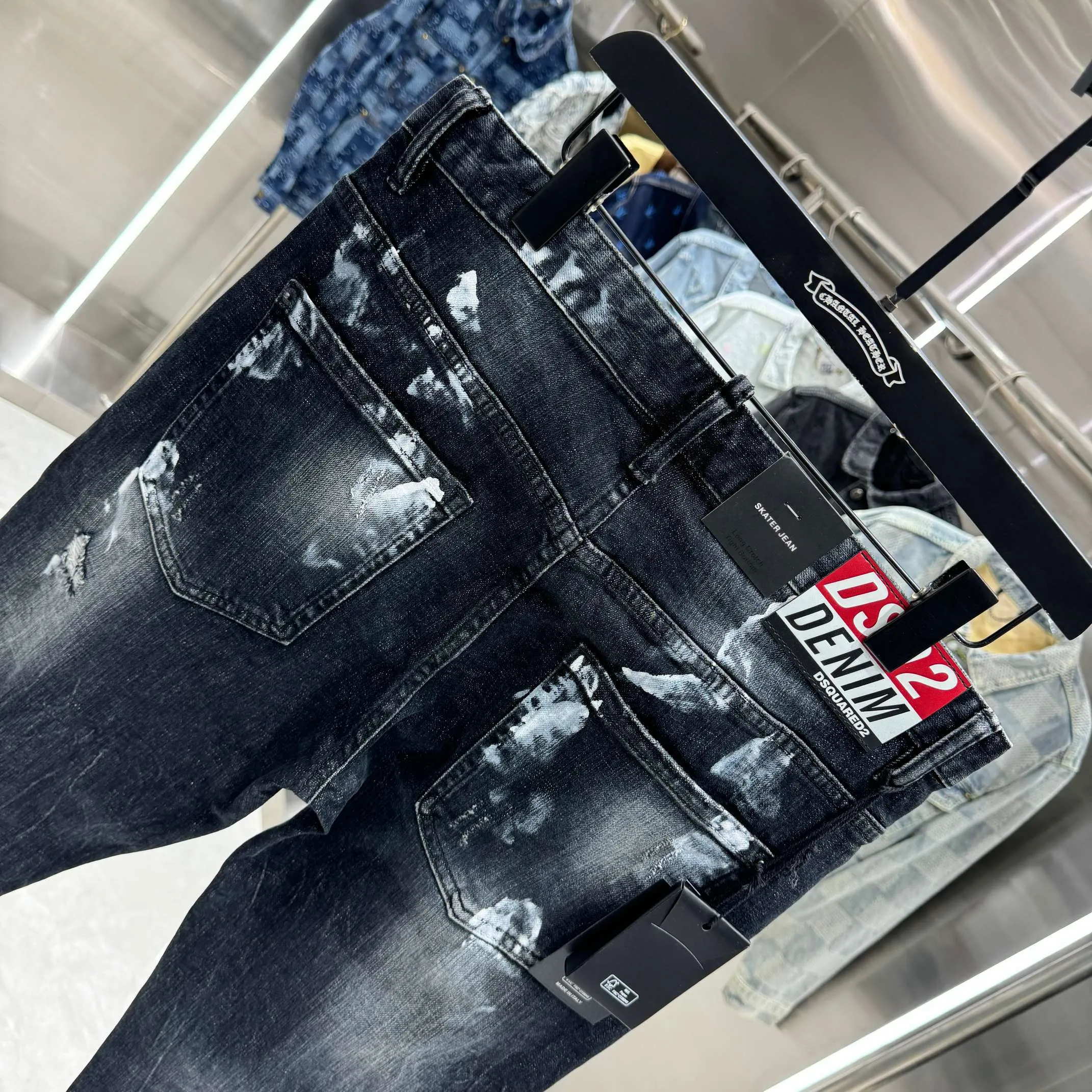 P300 DSQUARED2 graffiti hole washed craft street fashion slim fit stretch jeans Color Black Size 30 32 34 36 38 40